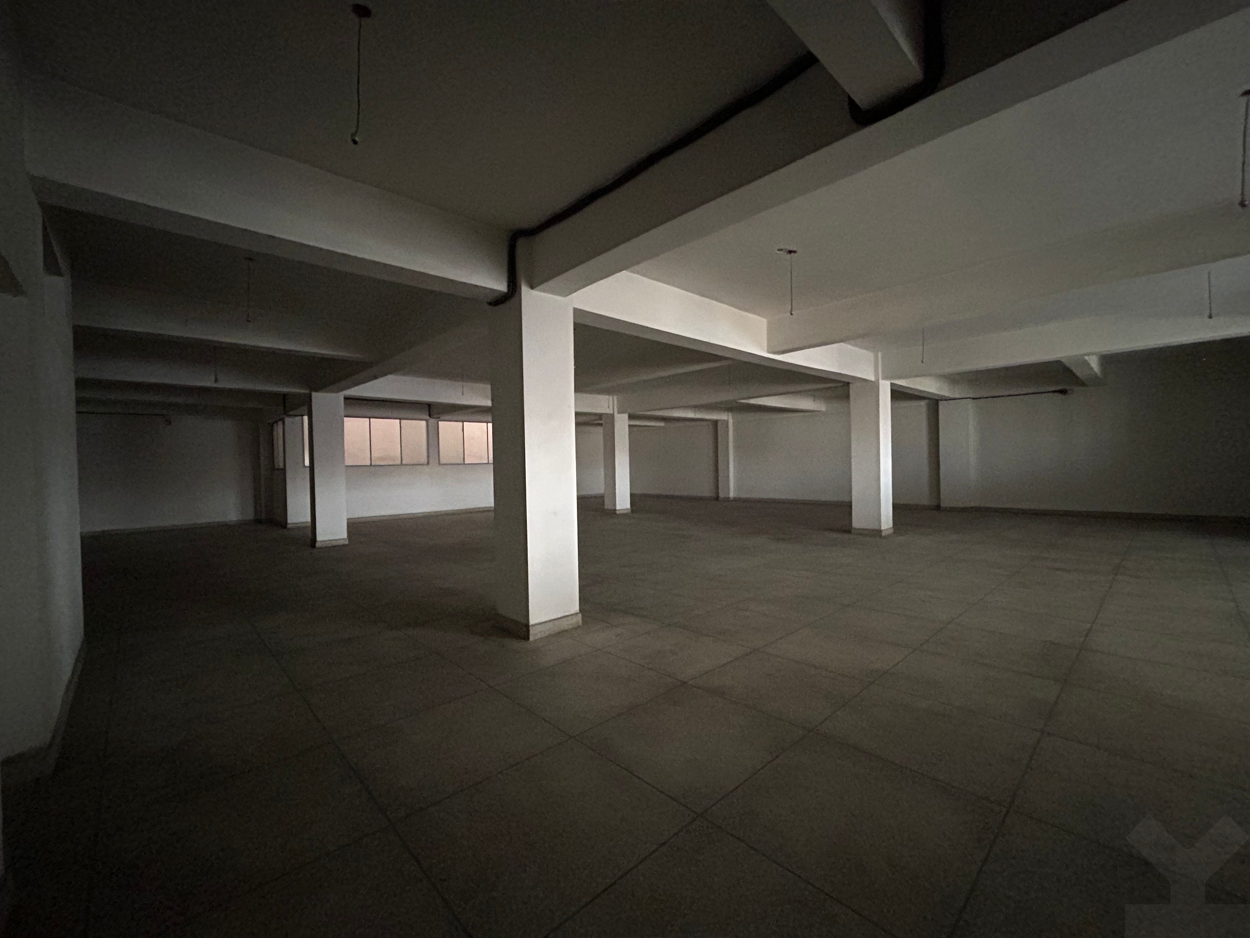Bureau 2695 m² à Anassi — 15