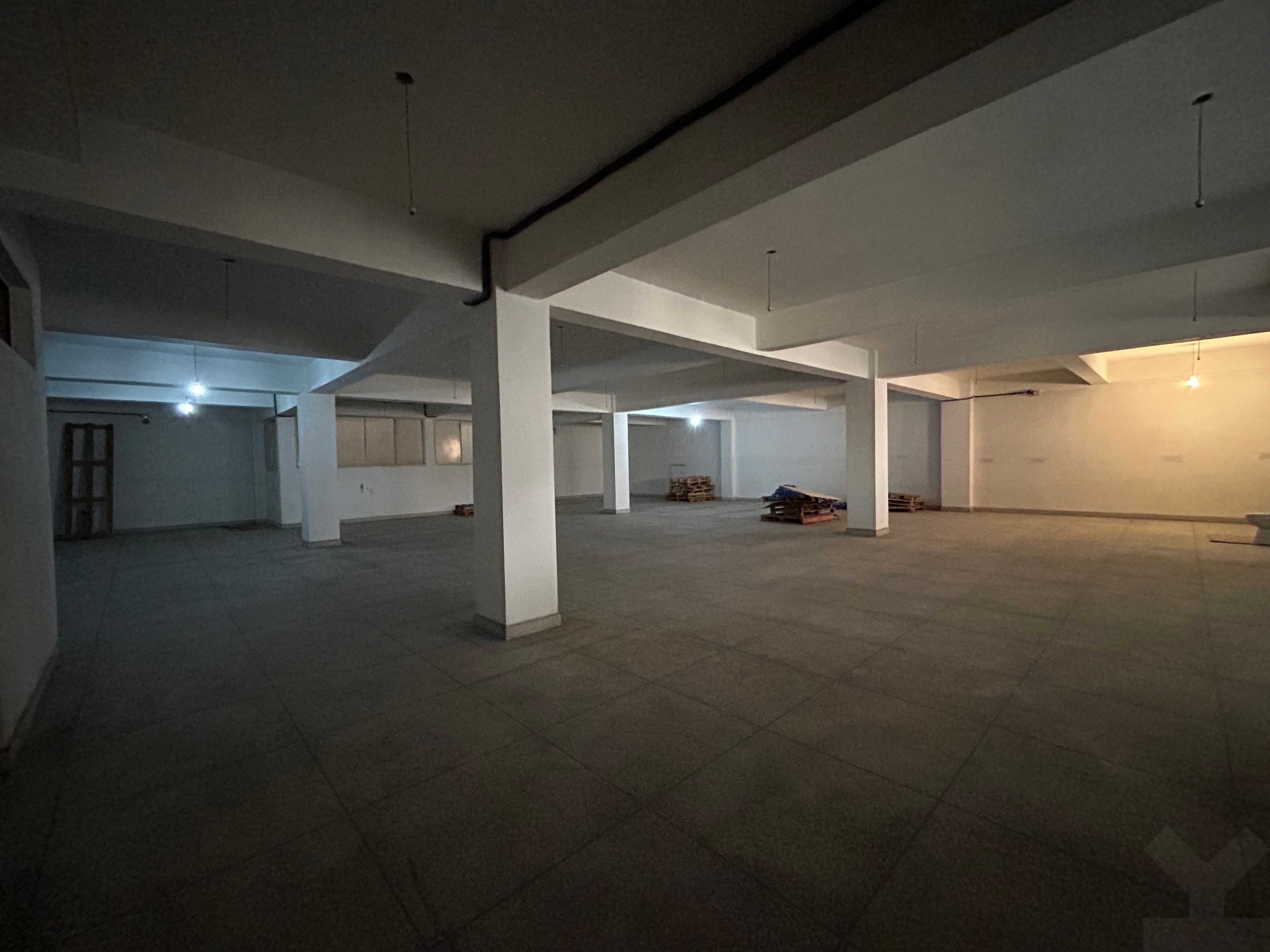 Bureau 2695 m² à Anassi — 13