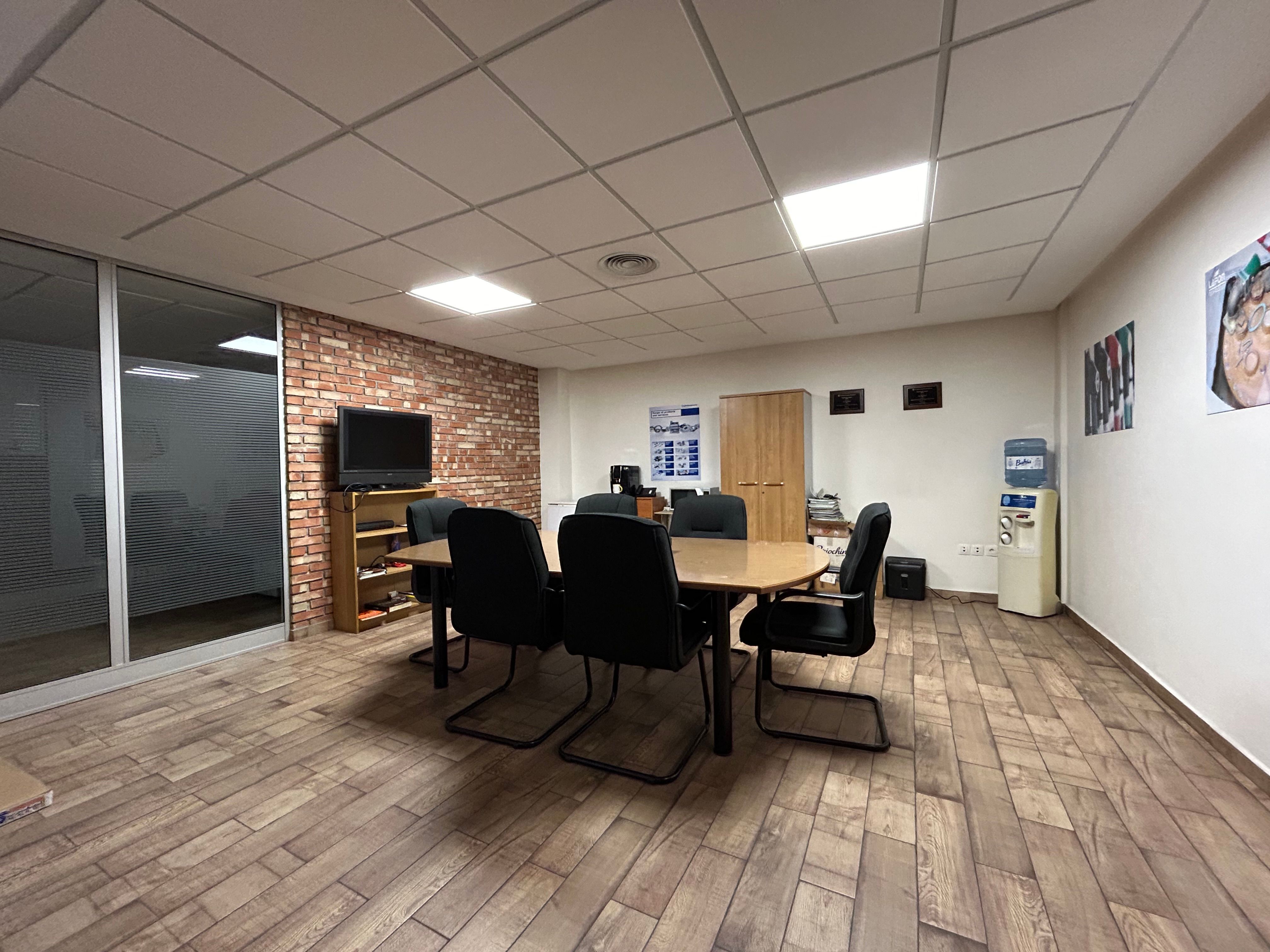 Bureau 2695 m² à Anassi — 7