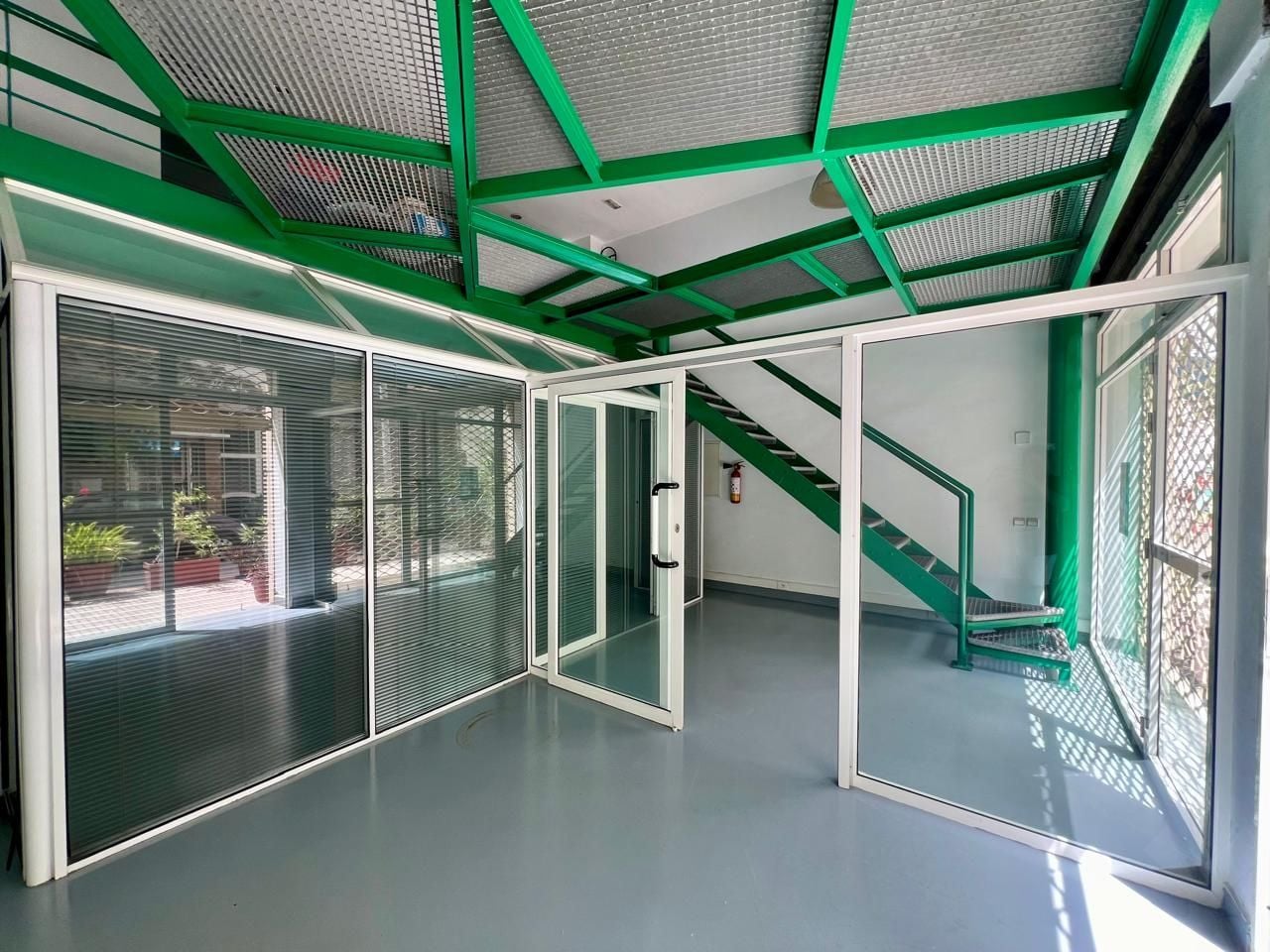 Local commercial 140 m² à Lusitania — 6