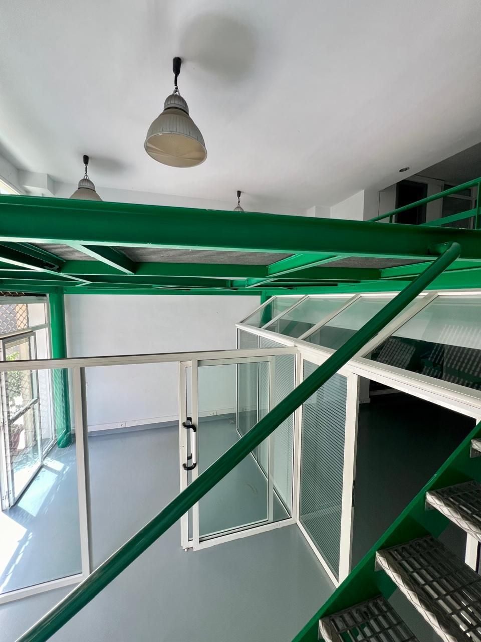 Local commercial 140 m² à Lusitania — 3