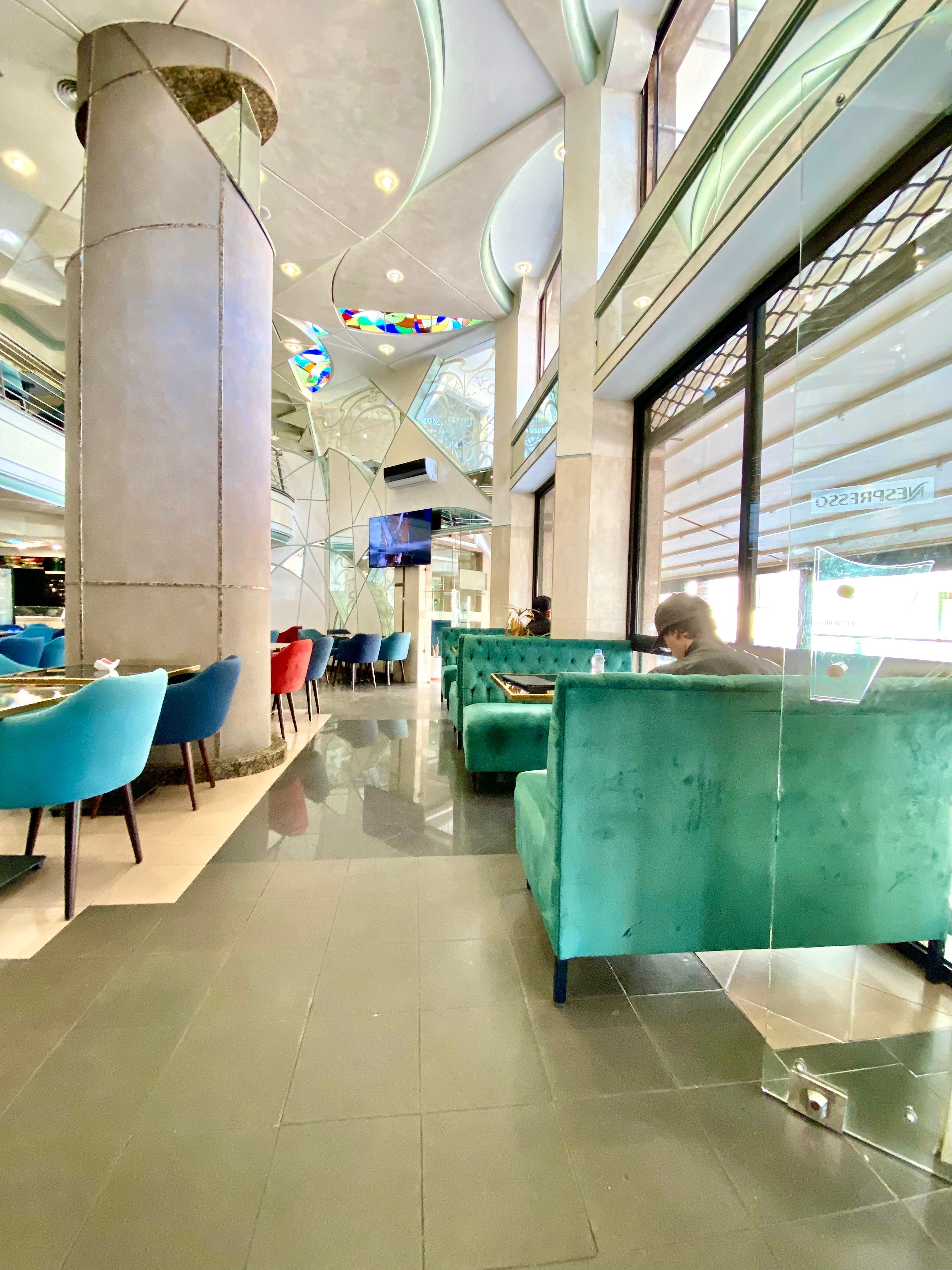 Local commercial — Casablanca — 6