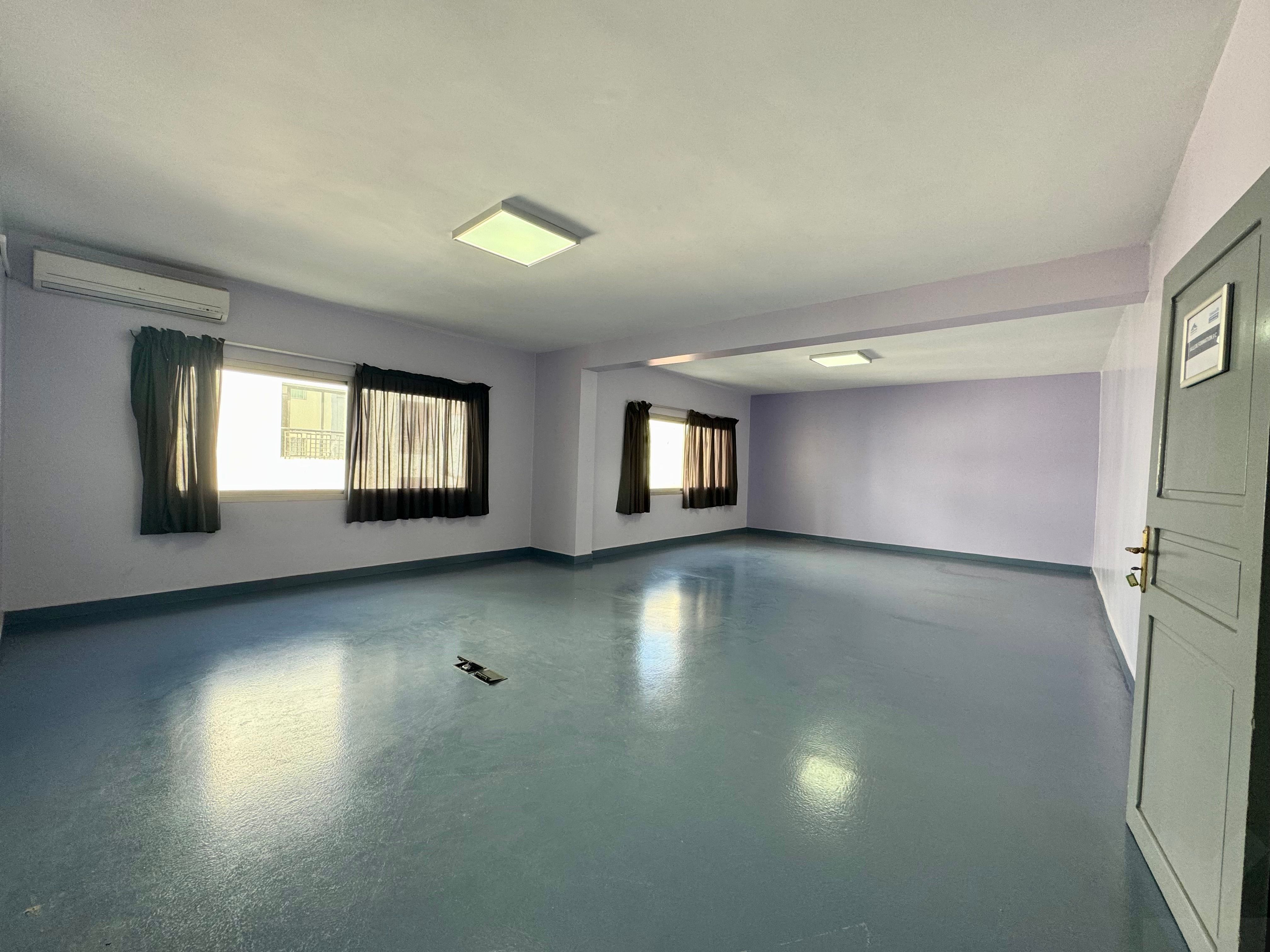 Local commercial — Casablanca — 6