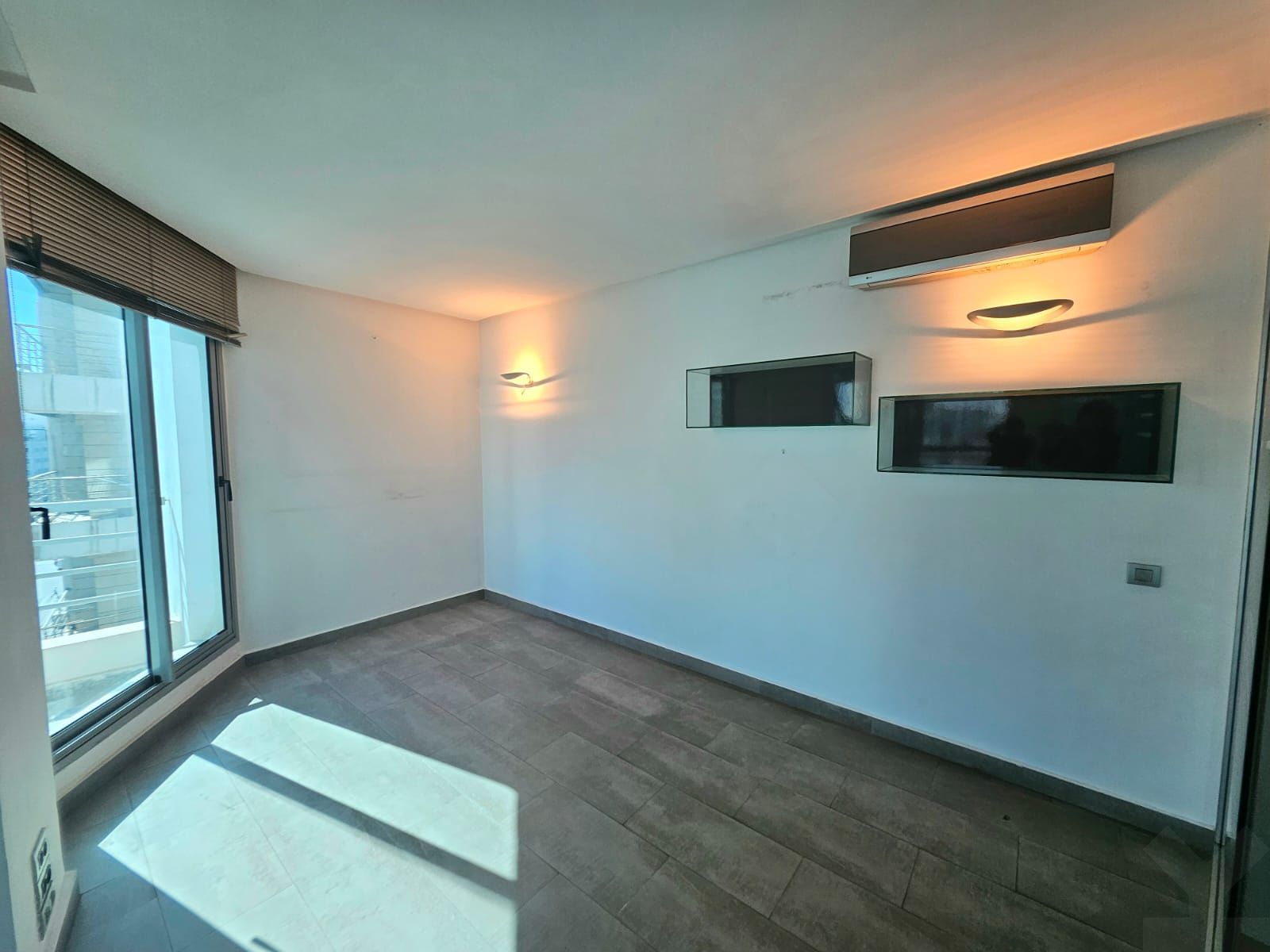 Bureau — Casablanca — 5
