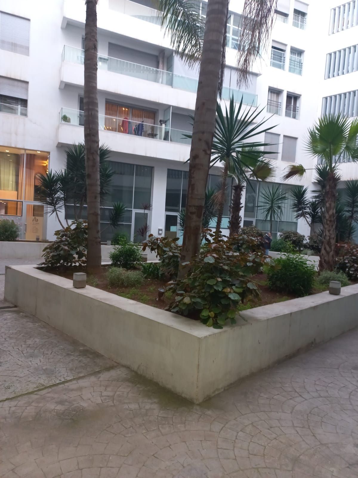 Local commercial — Casablanca — 4