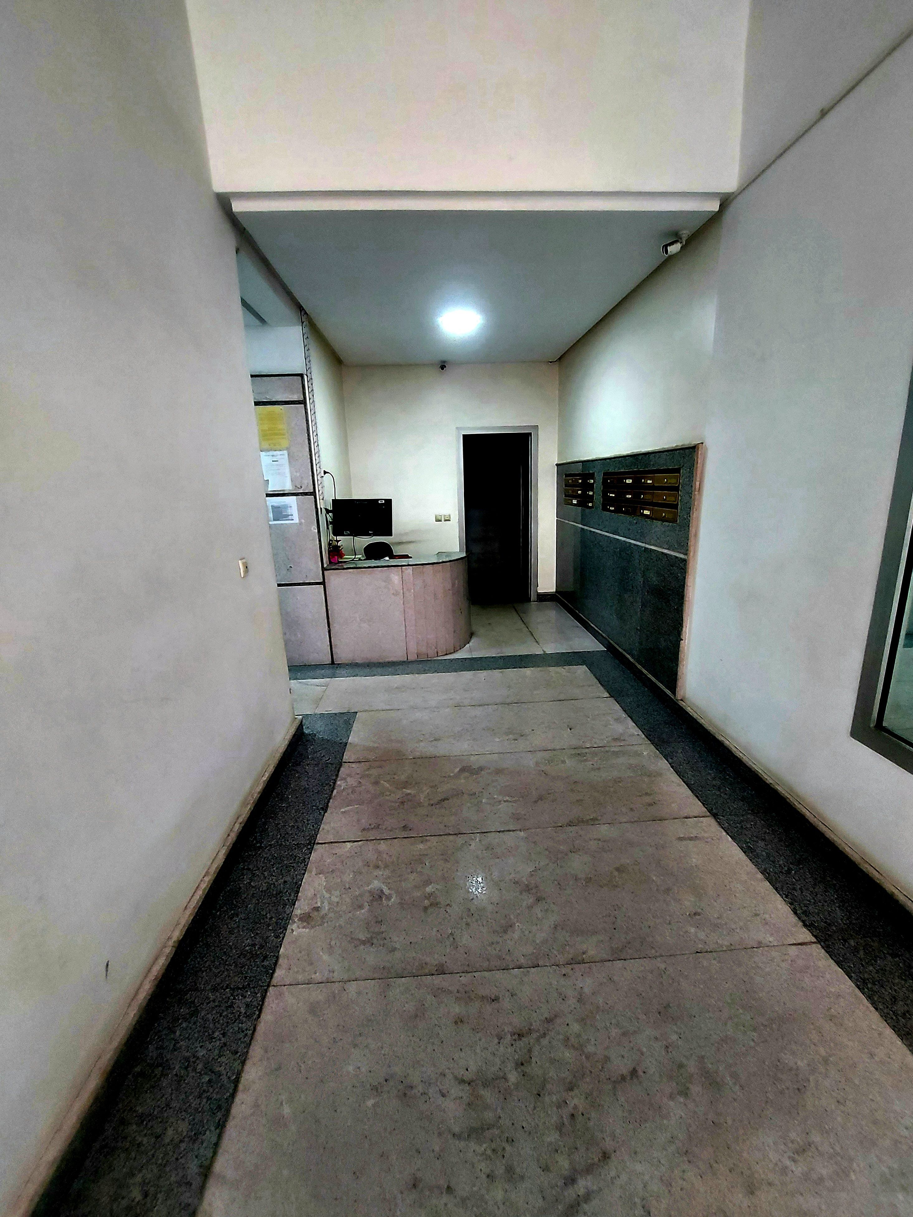 Bureau 81 m² à Hopitaux — 10