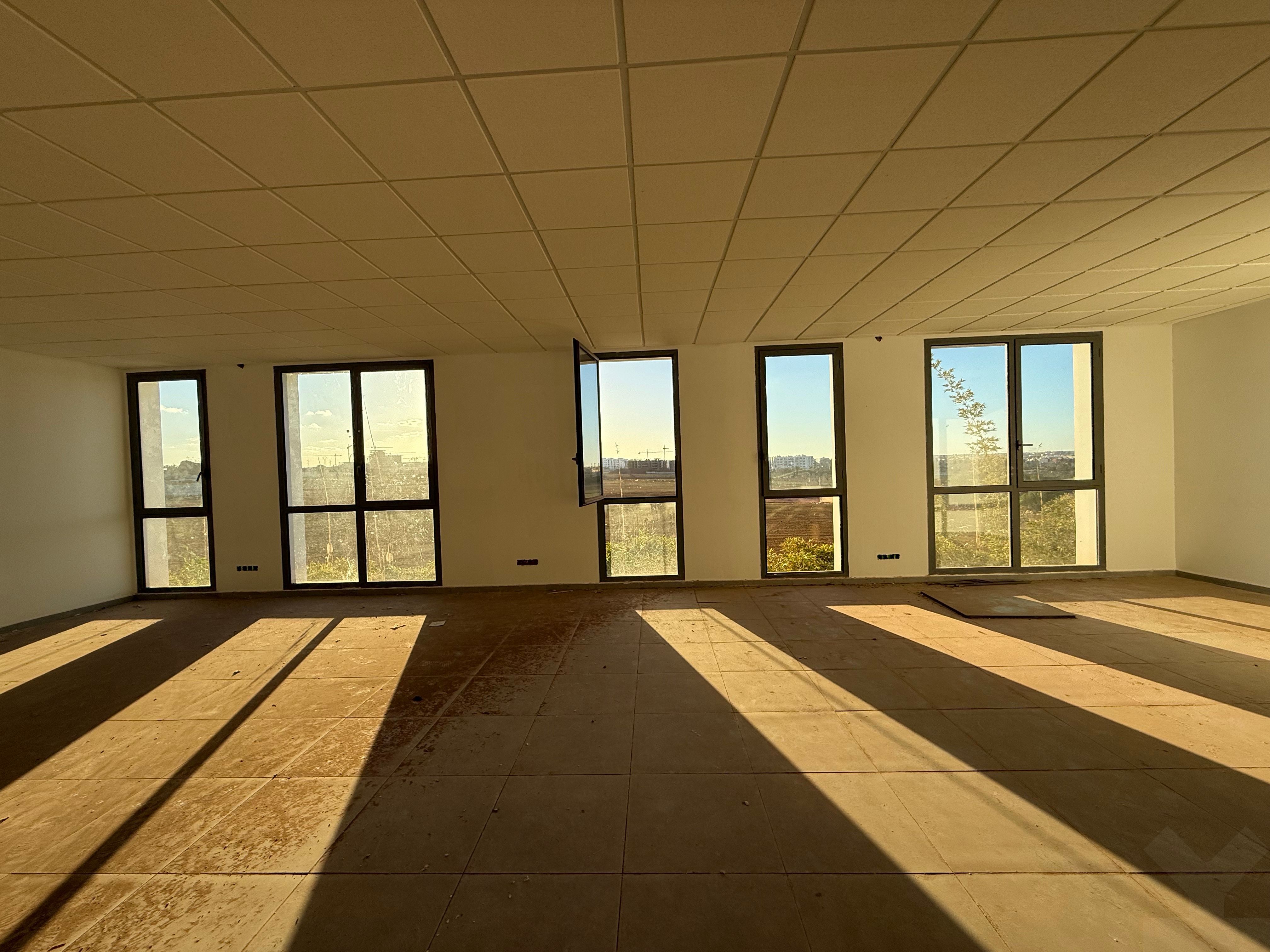 Bureau 180 m² à Sidi Maarouf — 9