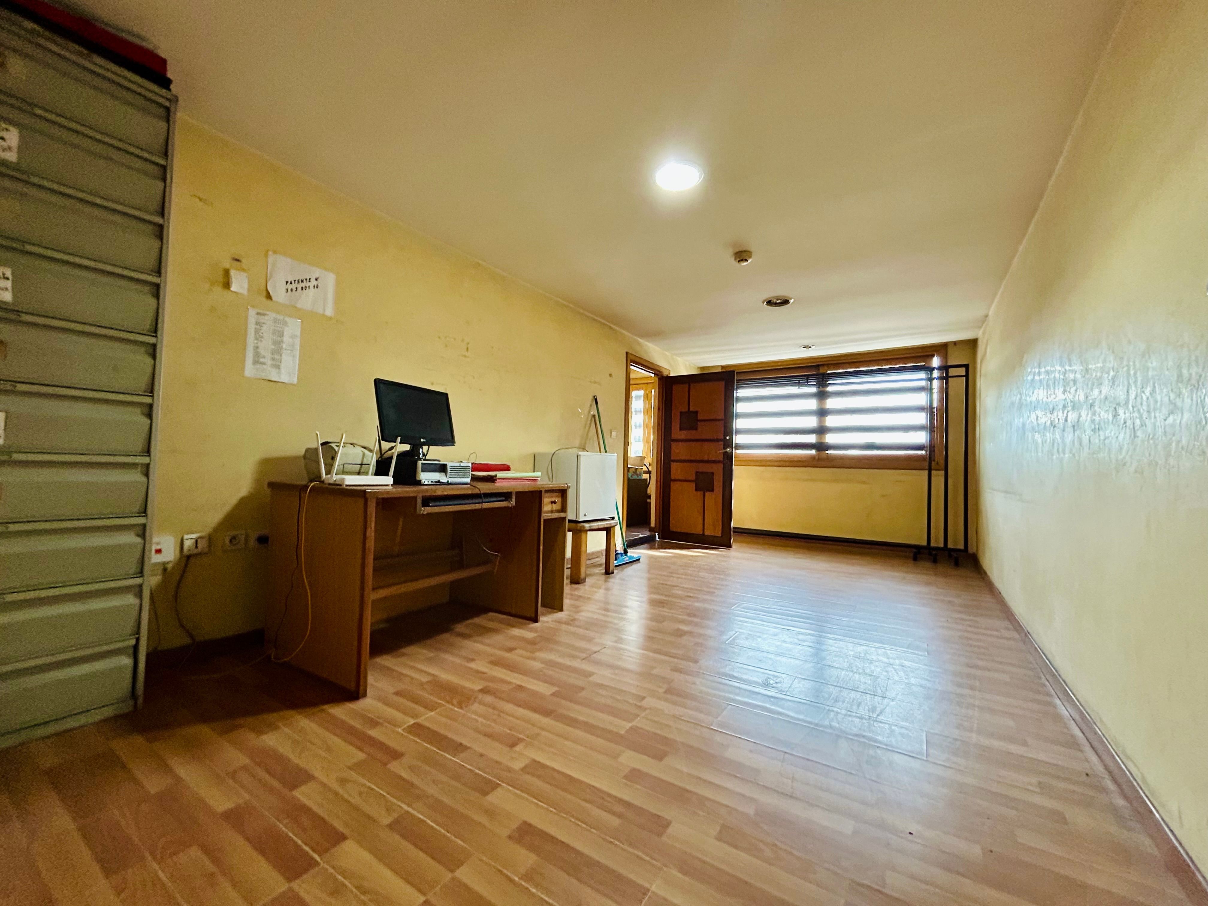 Local commercial 322 m² à Hopitaux — 8
