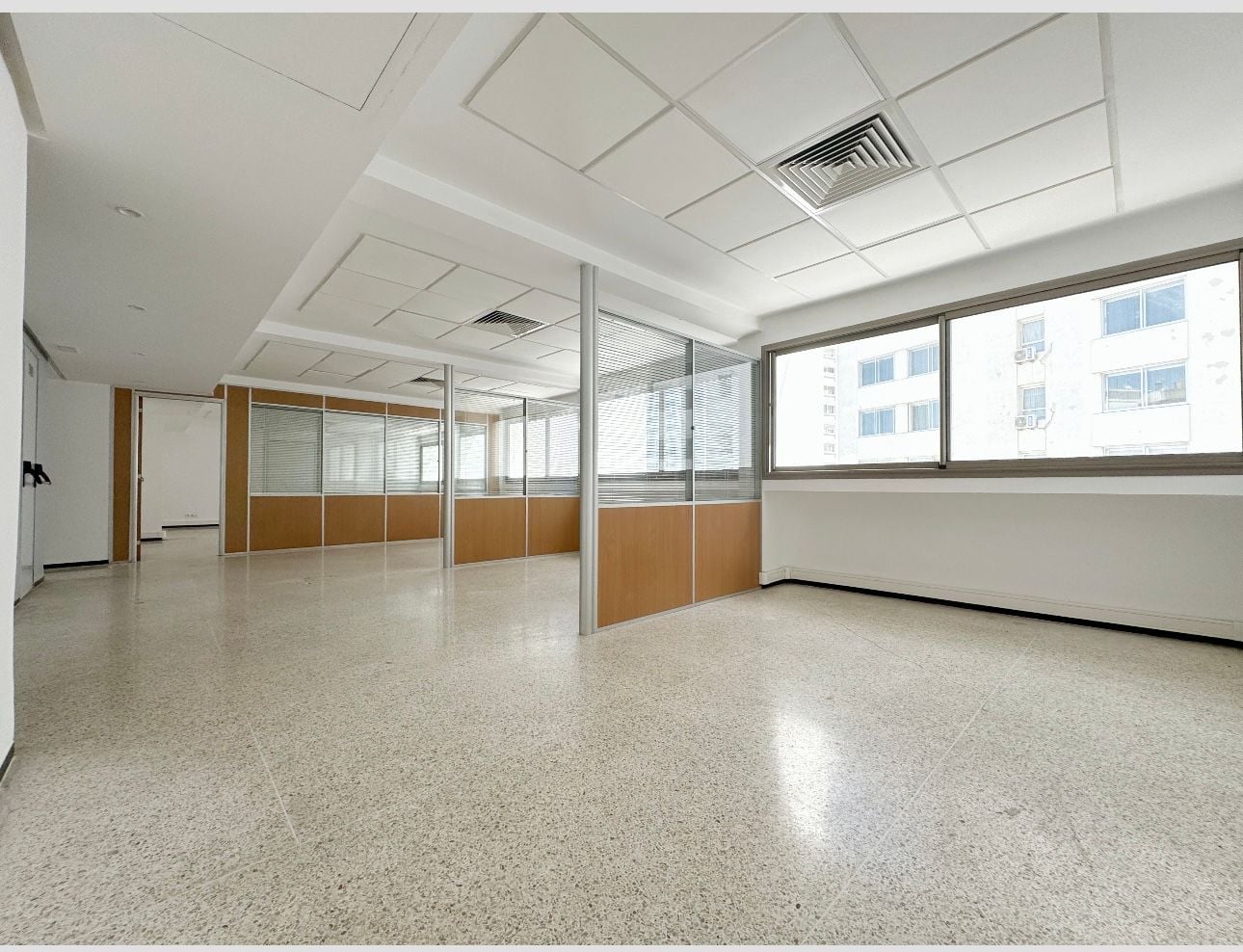 Bureau 200 m² à Quartier Avenue Des Far — 9
