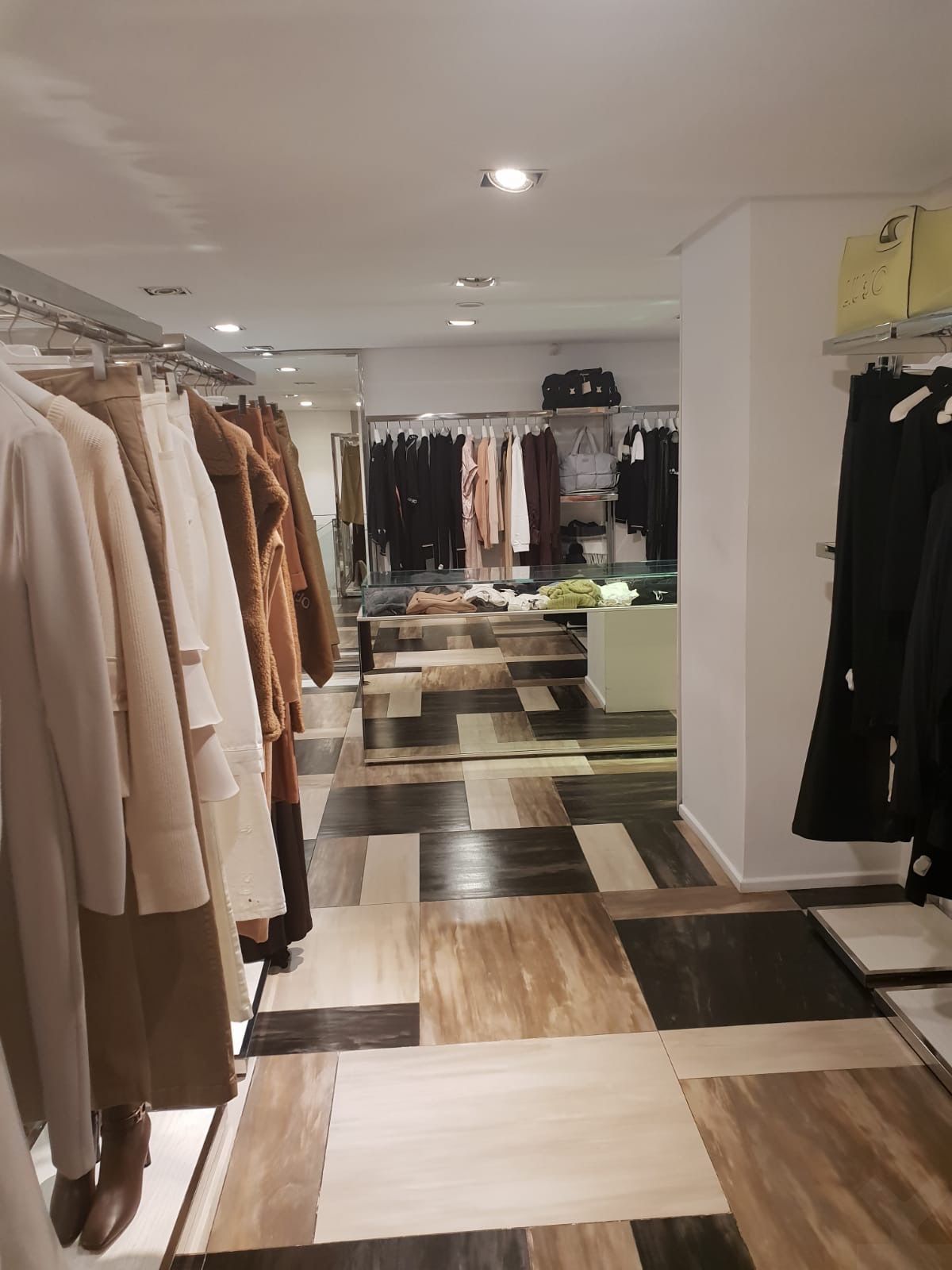 Local commercial 154 m² à Racine — 8