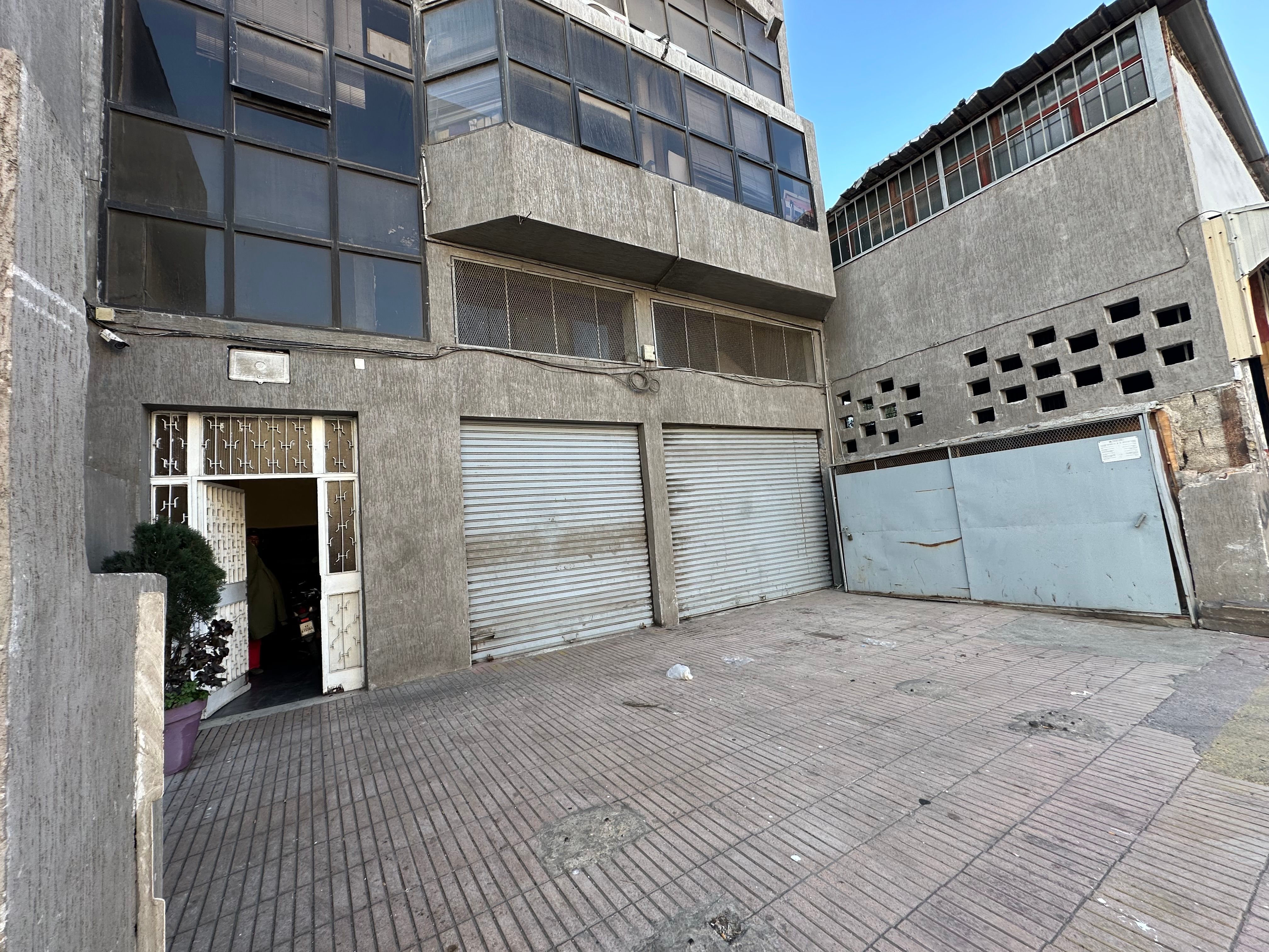 Local commercial — Casablanca — 2
