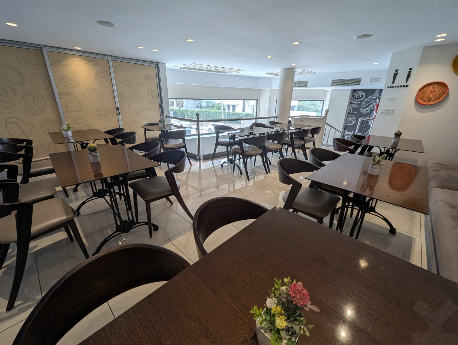 Local commercial — Casablanca — 2