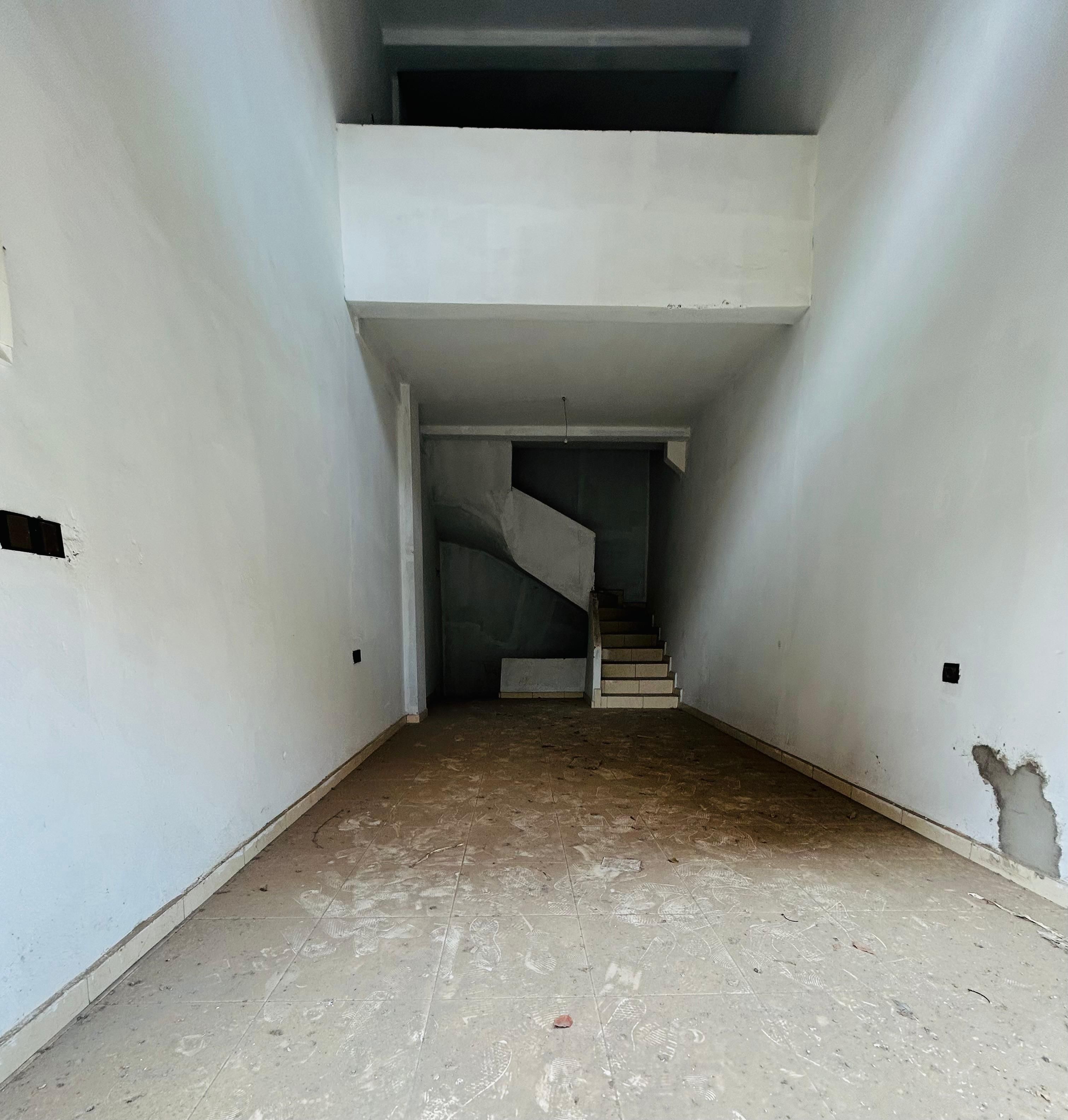 Local commercial — Casablanca — 2