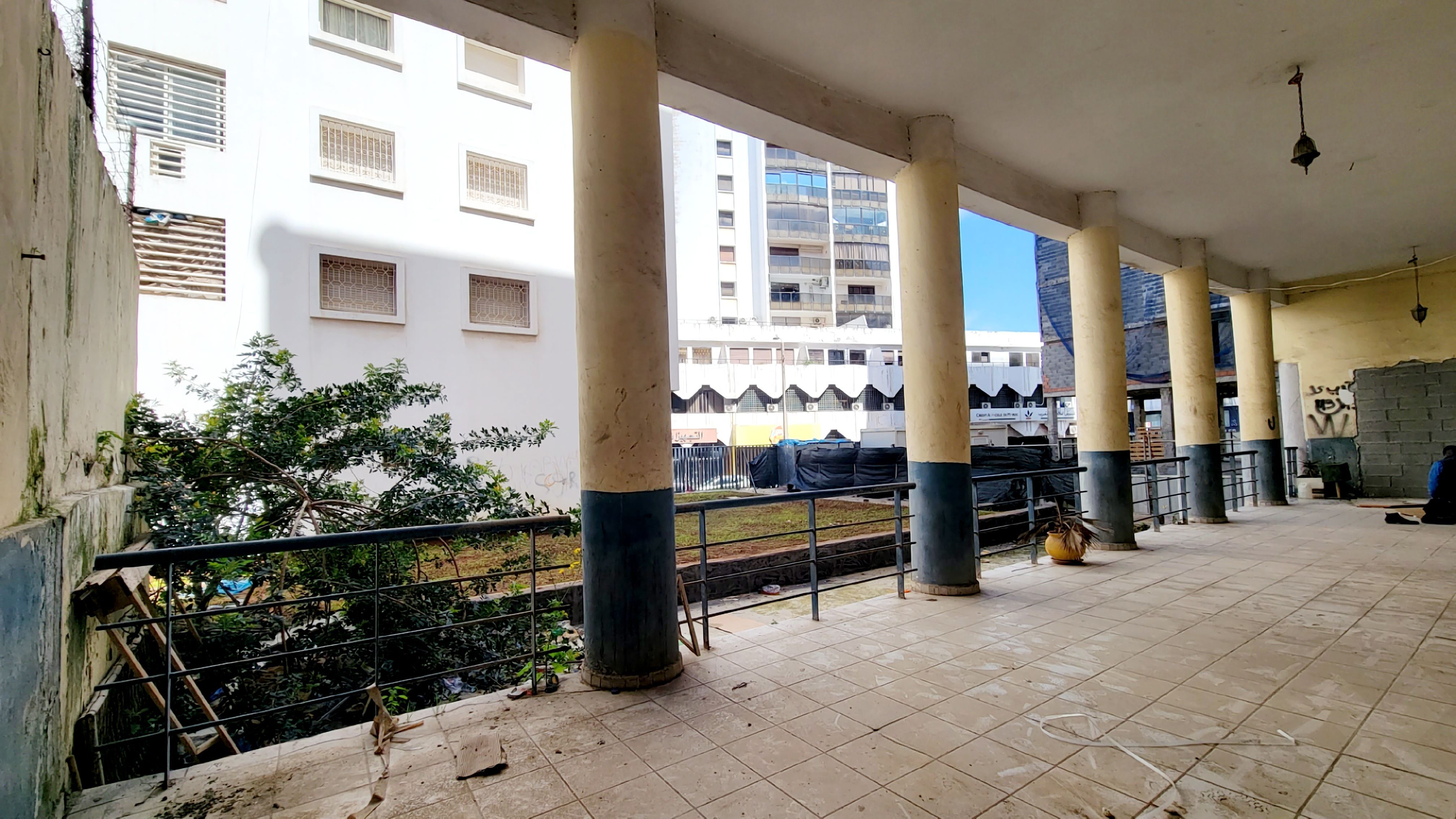 Local commercial — Casablanca — 2
