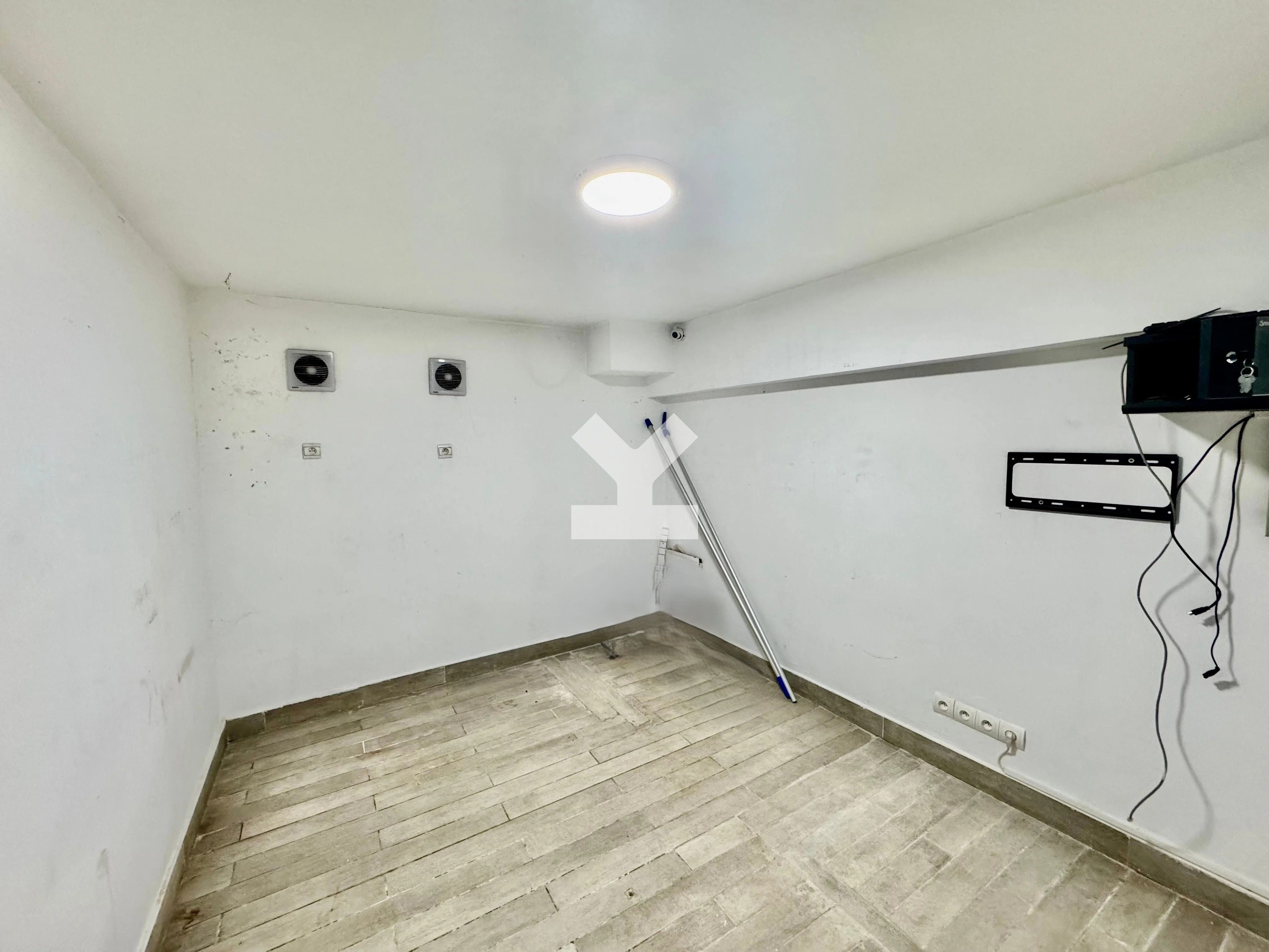 Local commercial 123 m² à Lusitania — 10