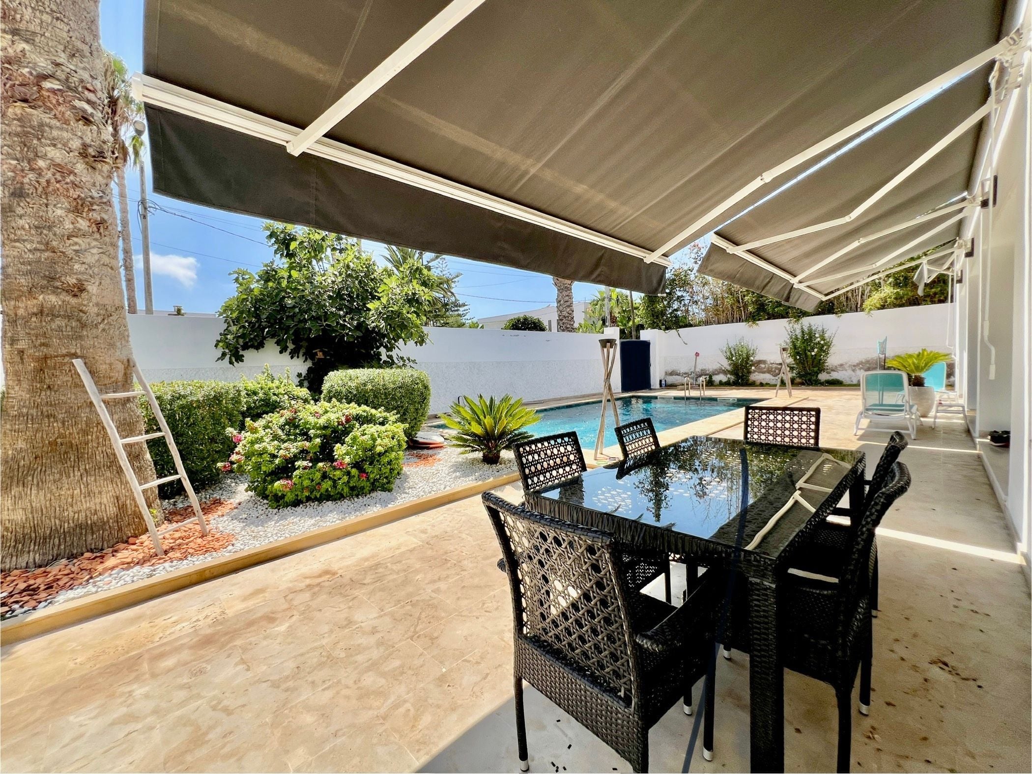 Villa — Casablanca