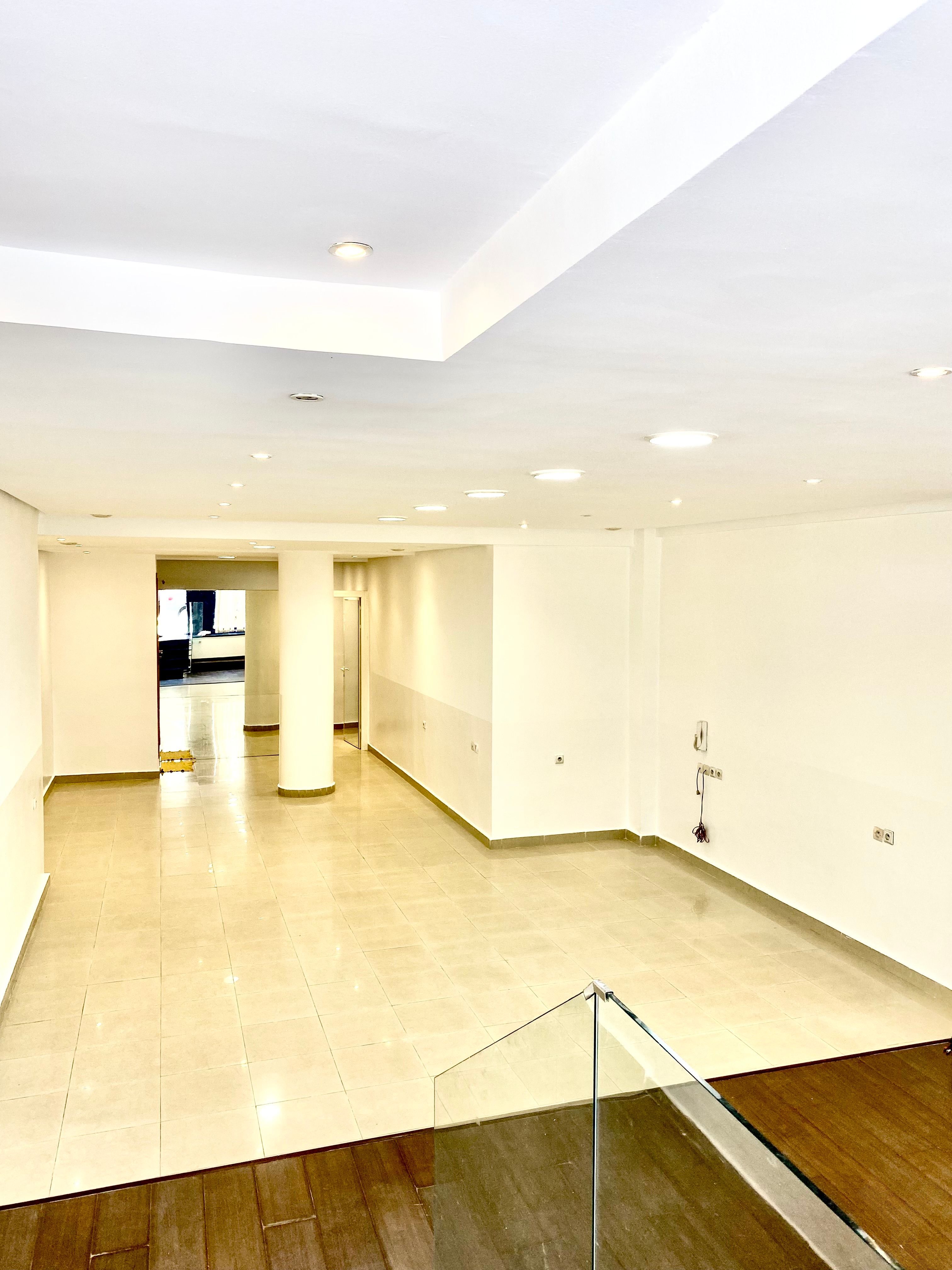 Local commercial — Casablanca — 6
