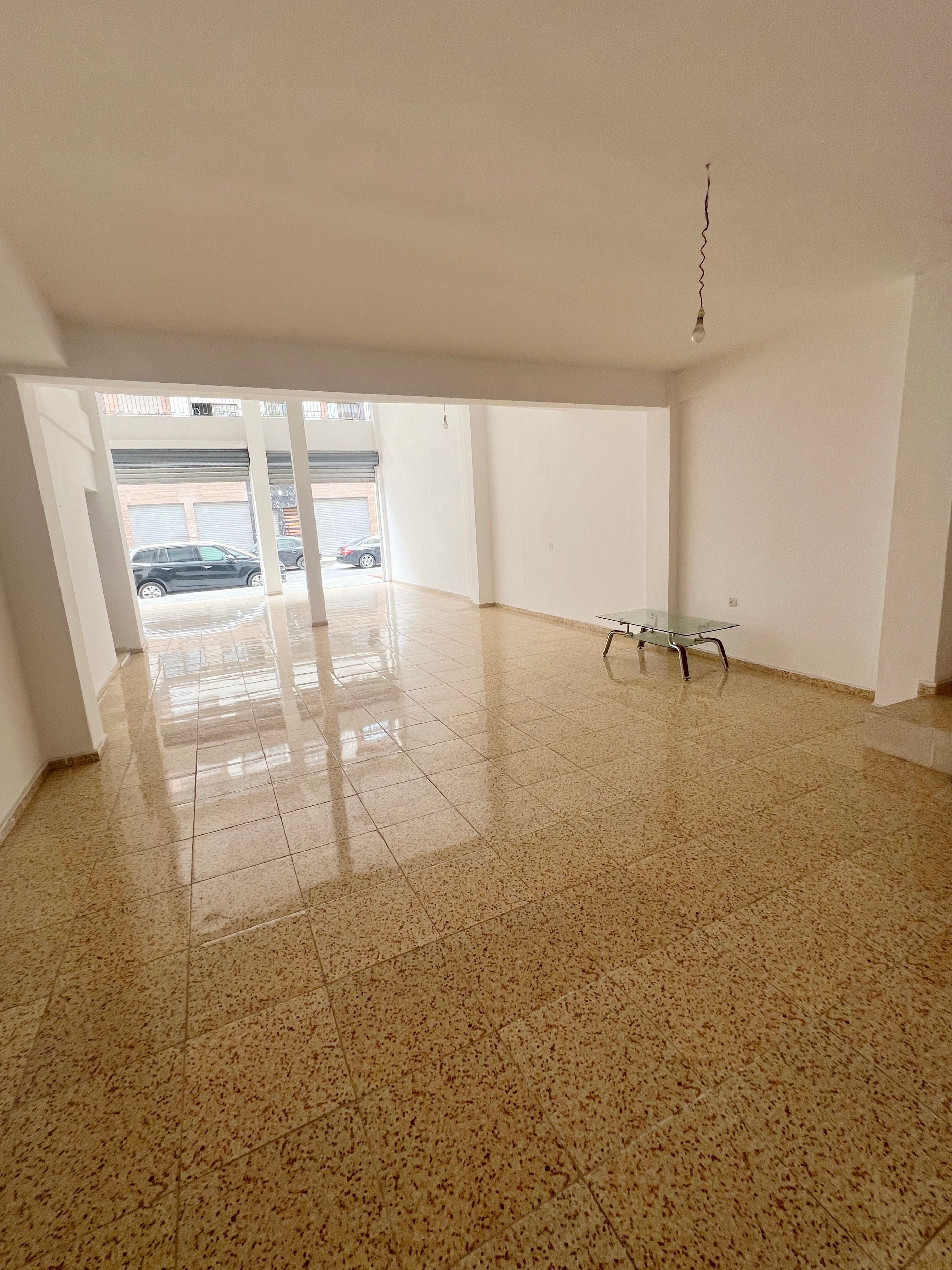 Local commercial — Casablanca — 2