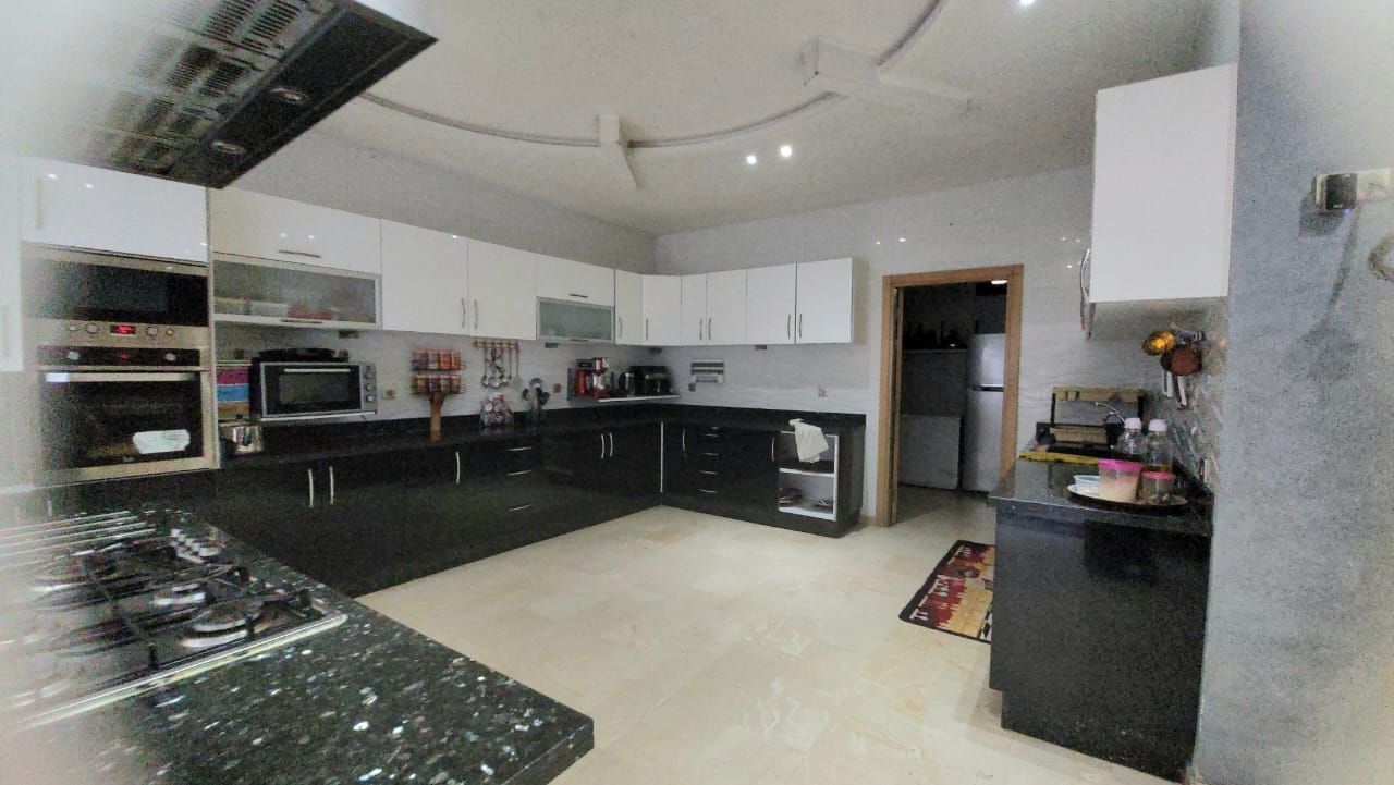 Villa 633 m² à Polo (Maarif) — 14