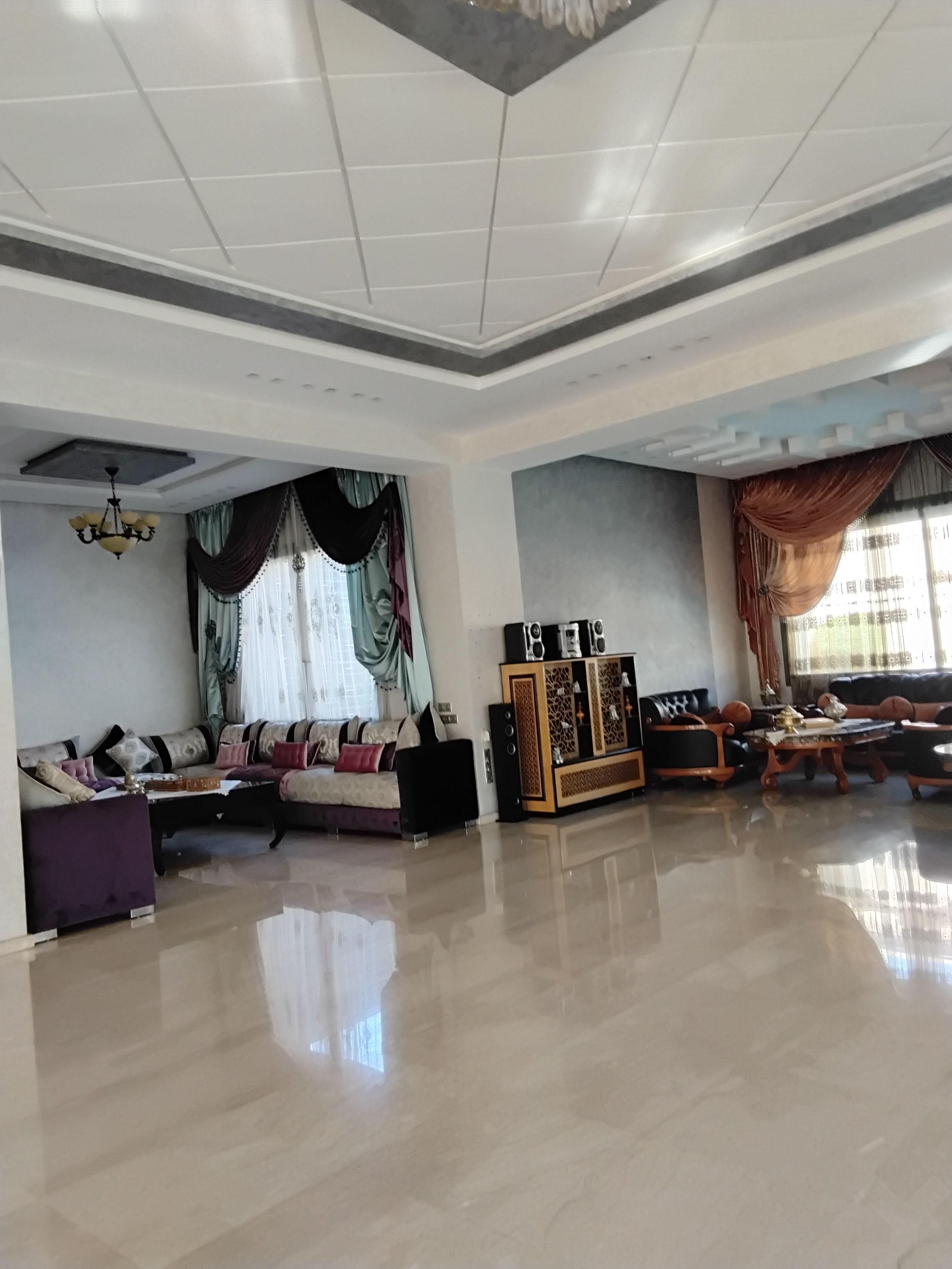 Villa 787 m² à Polo (Maarif) — 35