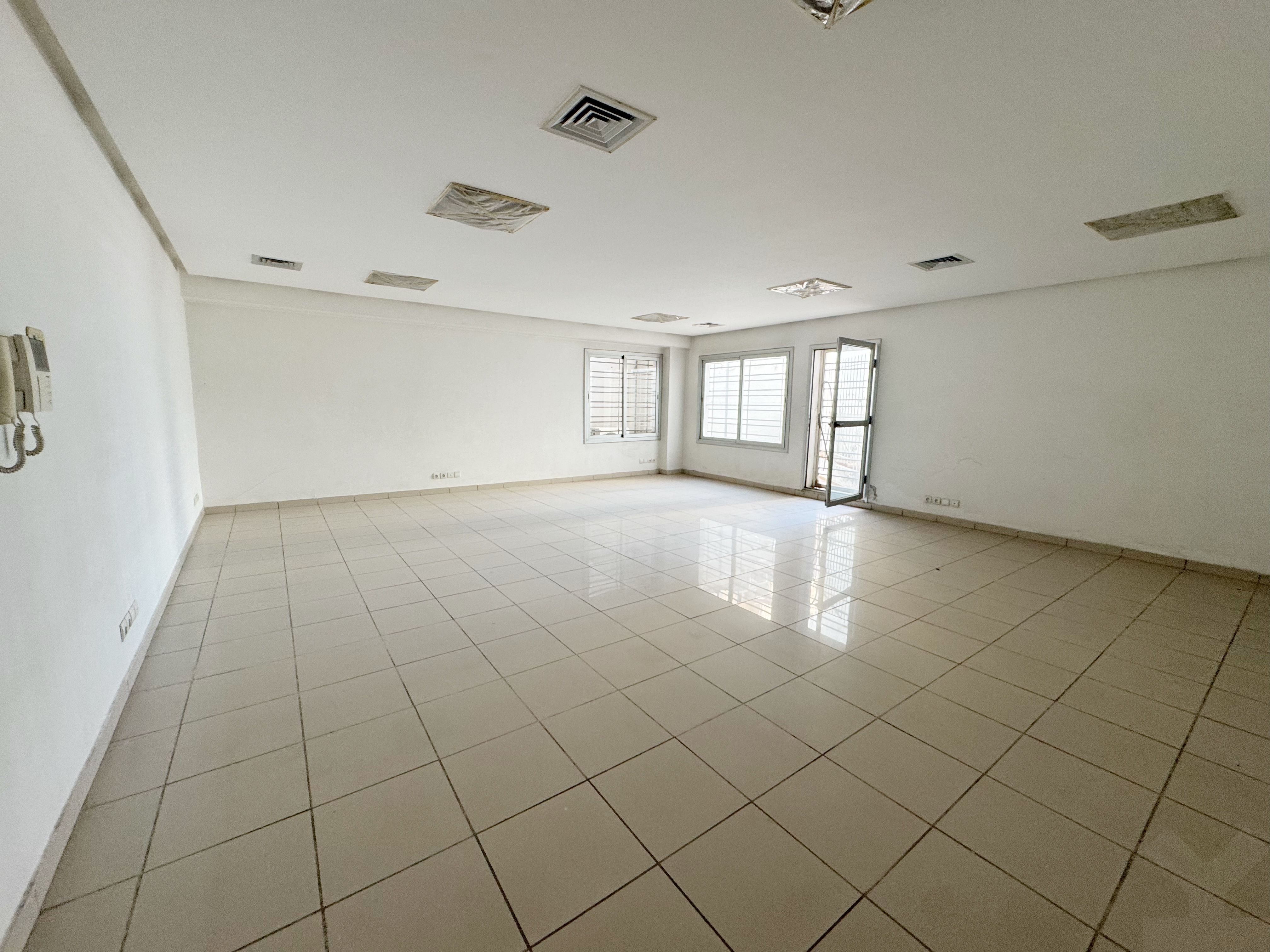 Bureau 87 m² à Hopitaux — 5