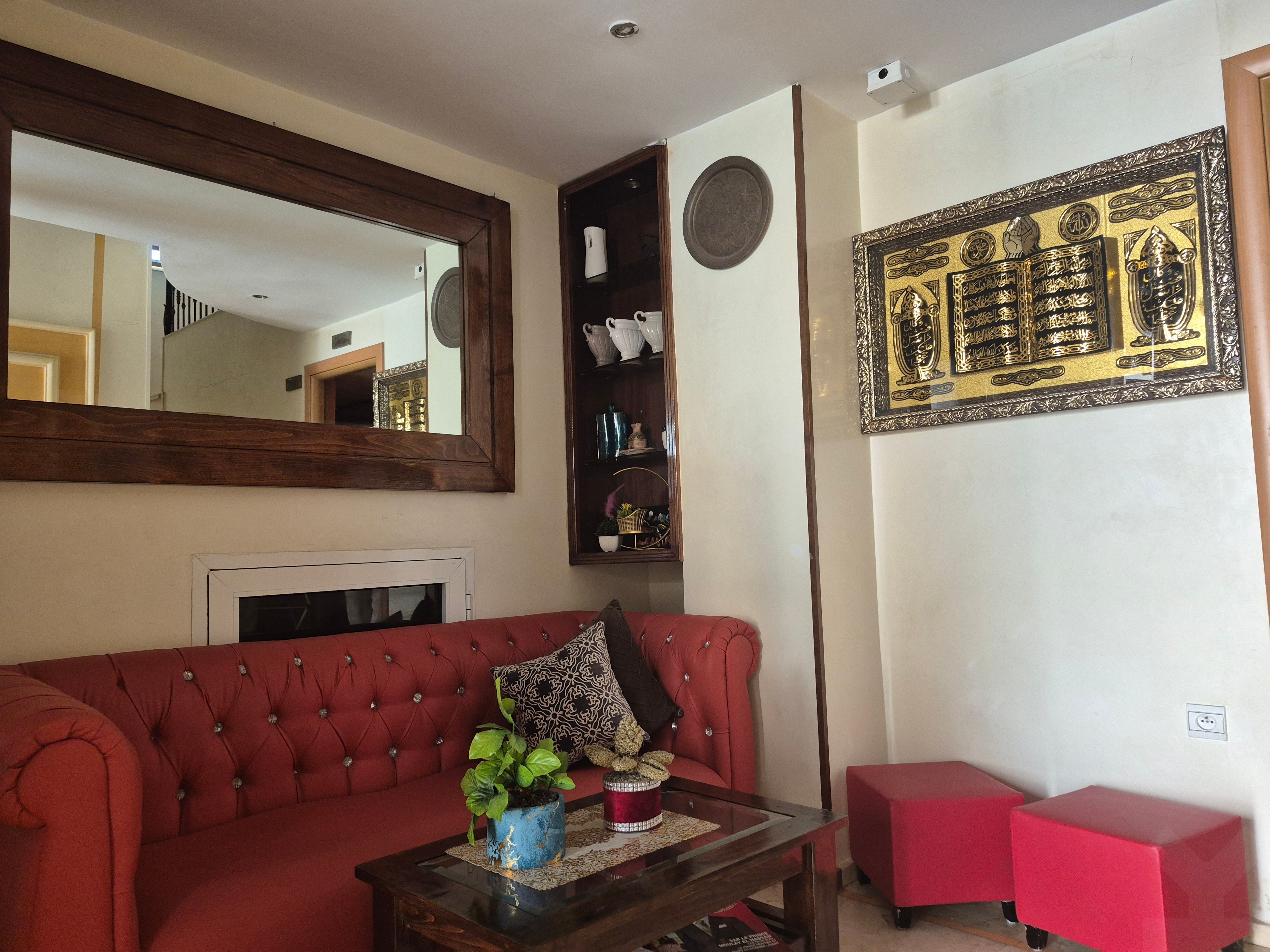 Local commercial — Casablanca — 2