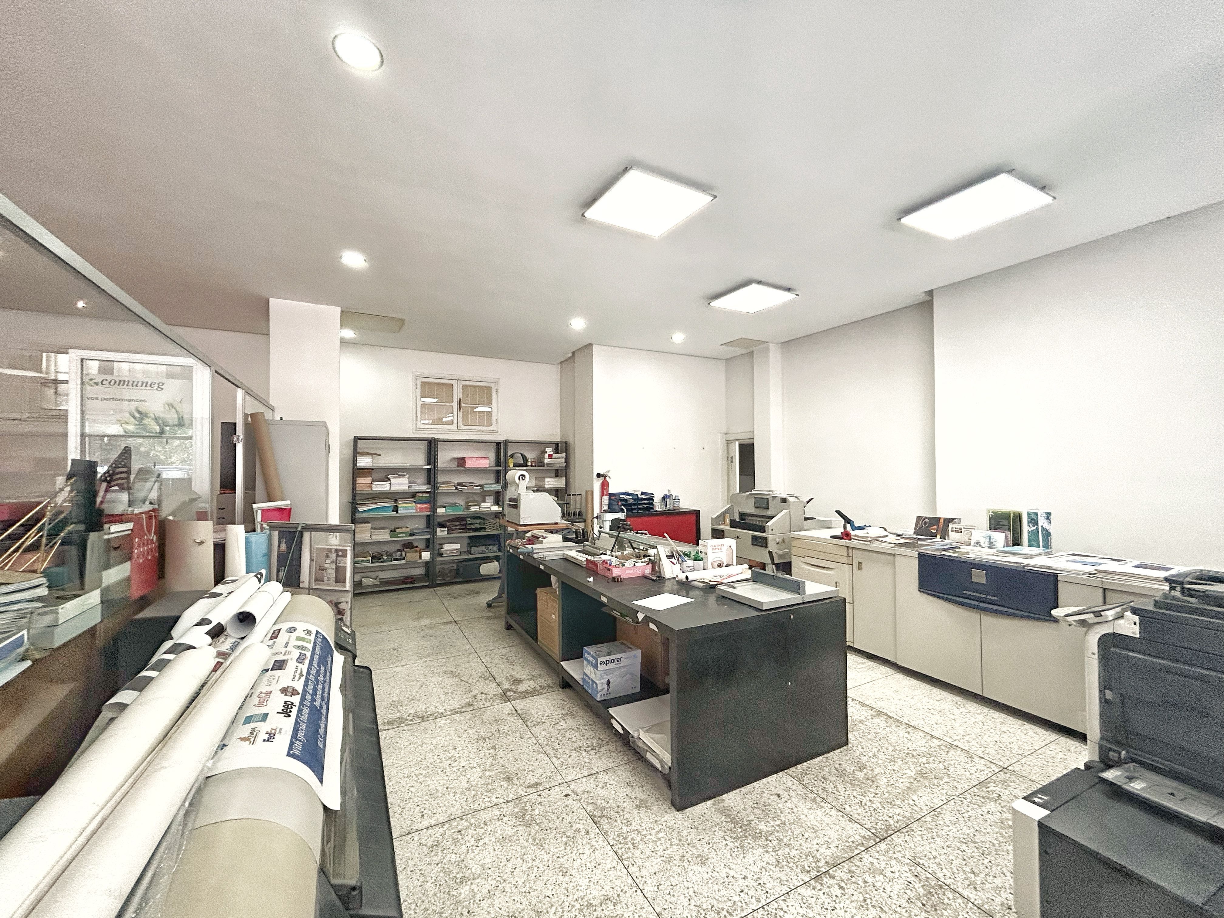 Local commercial — Casablanca — 2