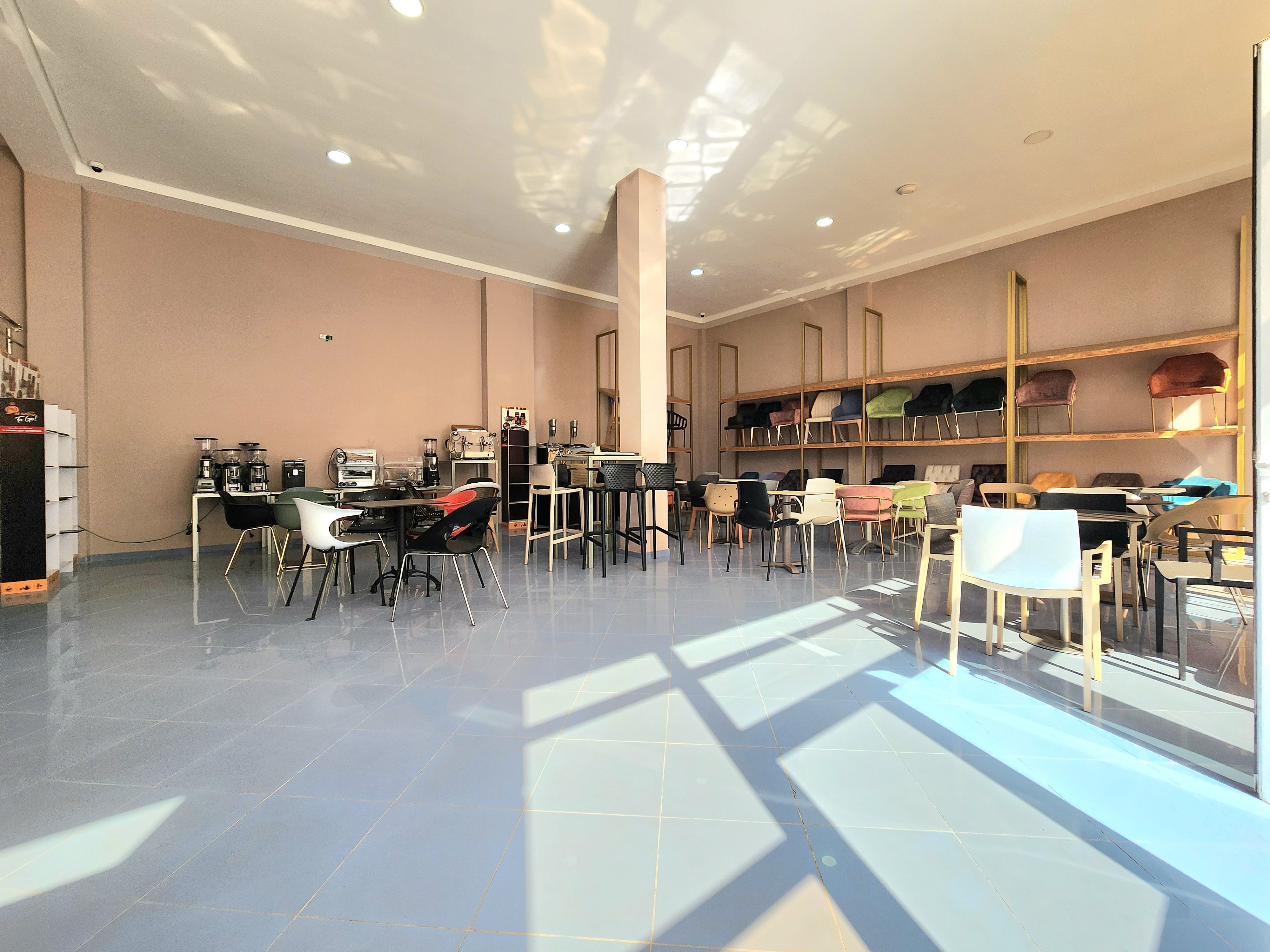 Local commercial — Casablanca — 2