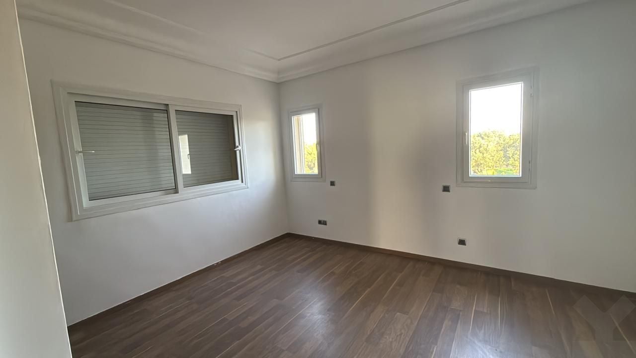 Villa 380 m² à Bouskoura — 32