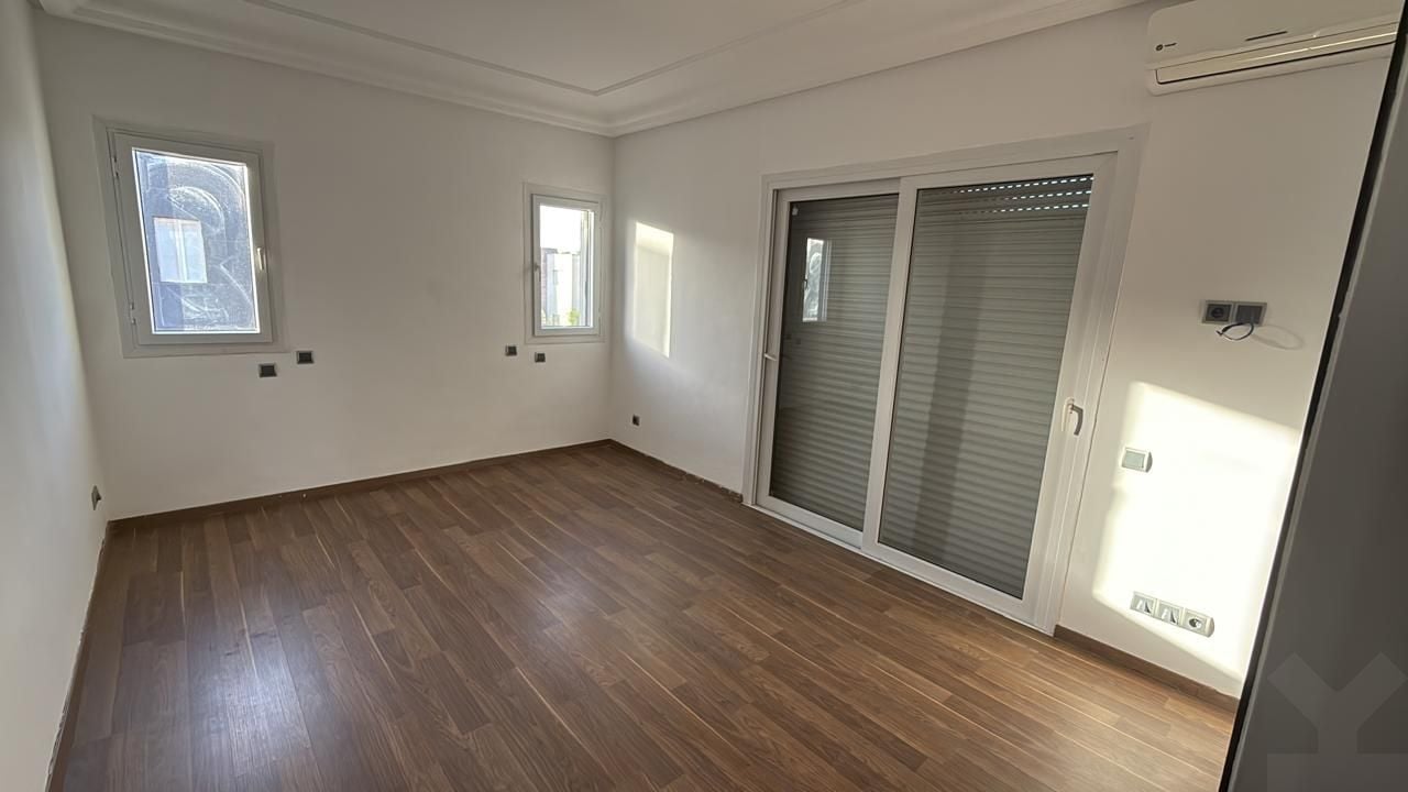 Villa 380 m² à Bouskoura — 33