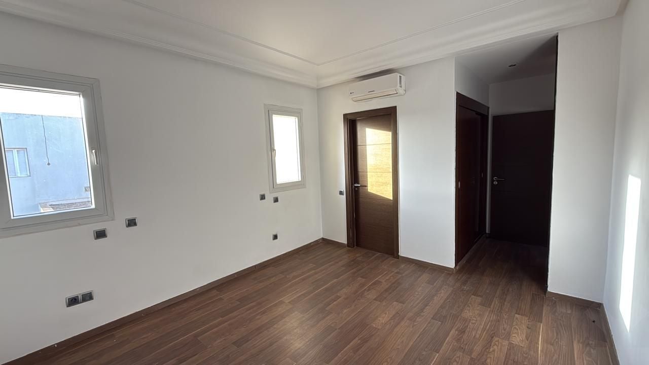 Villa 380 m² à Bouskoura — 35