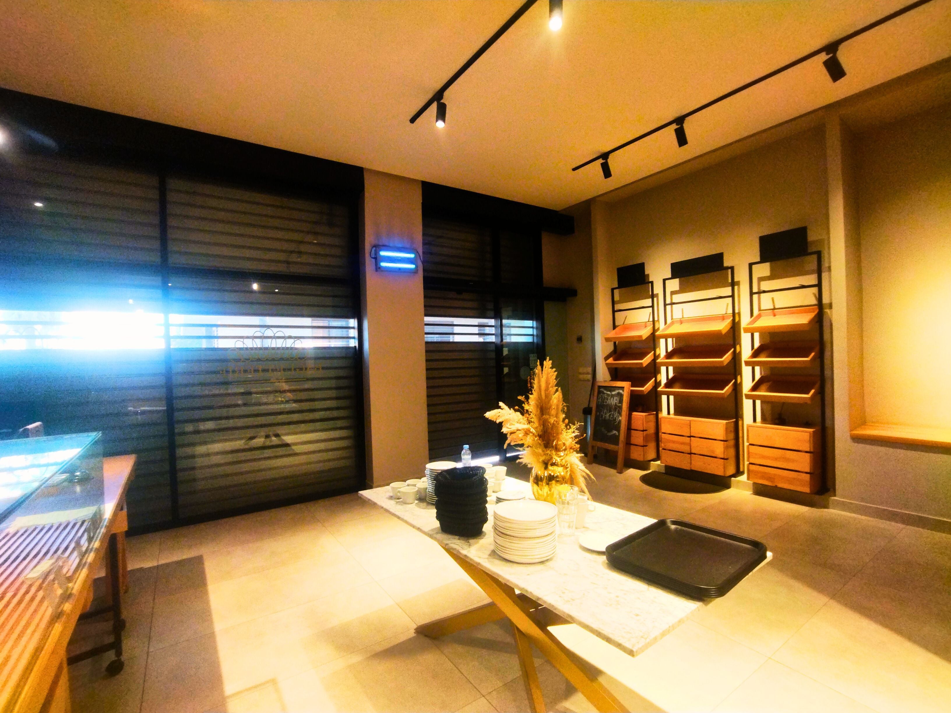 Local commercial — Casablanca — 2