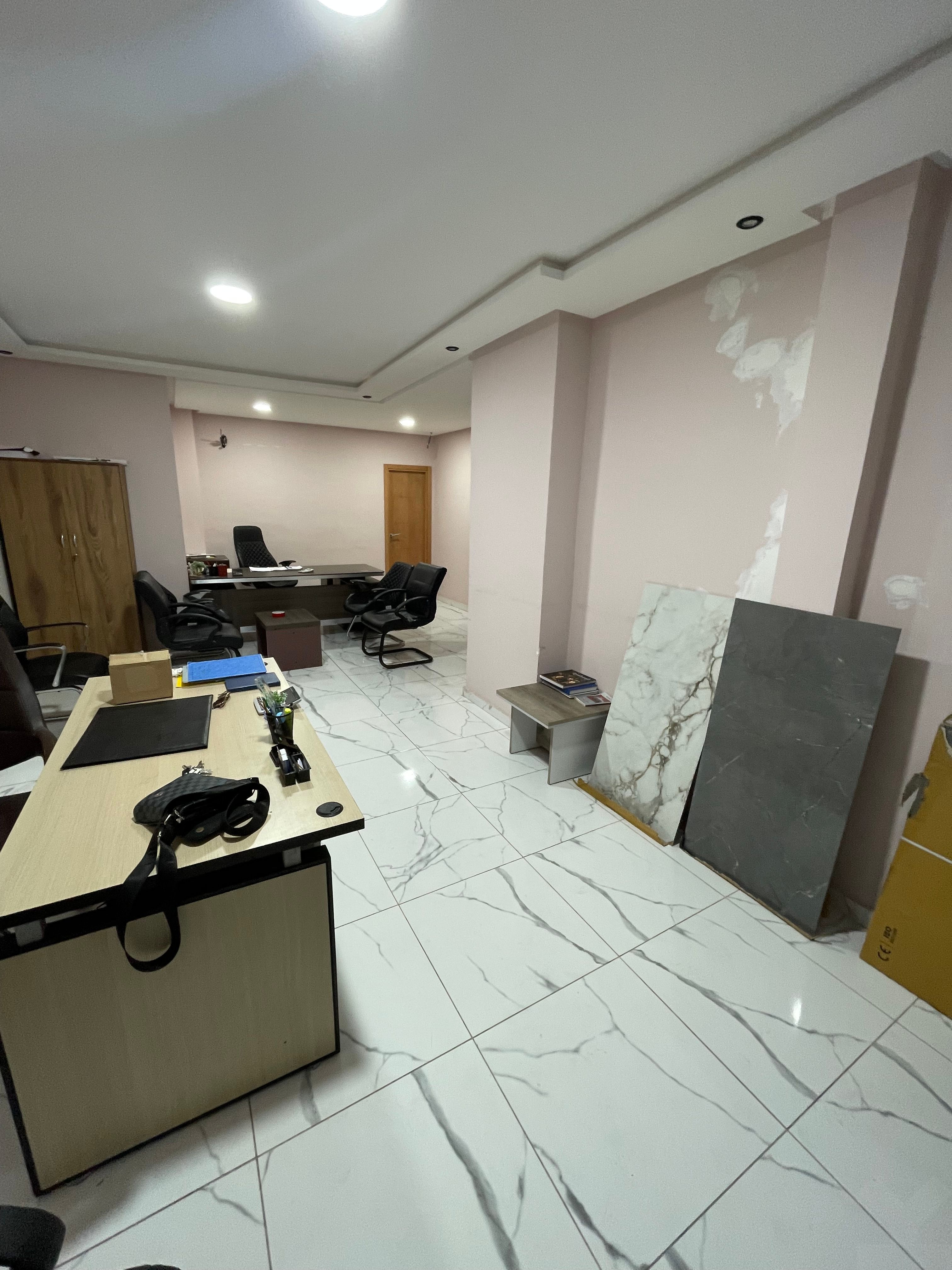 Local commercial 180 m² à Moulay Youssef — 7