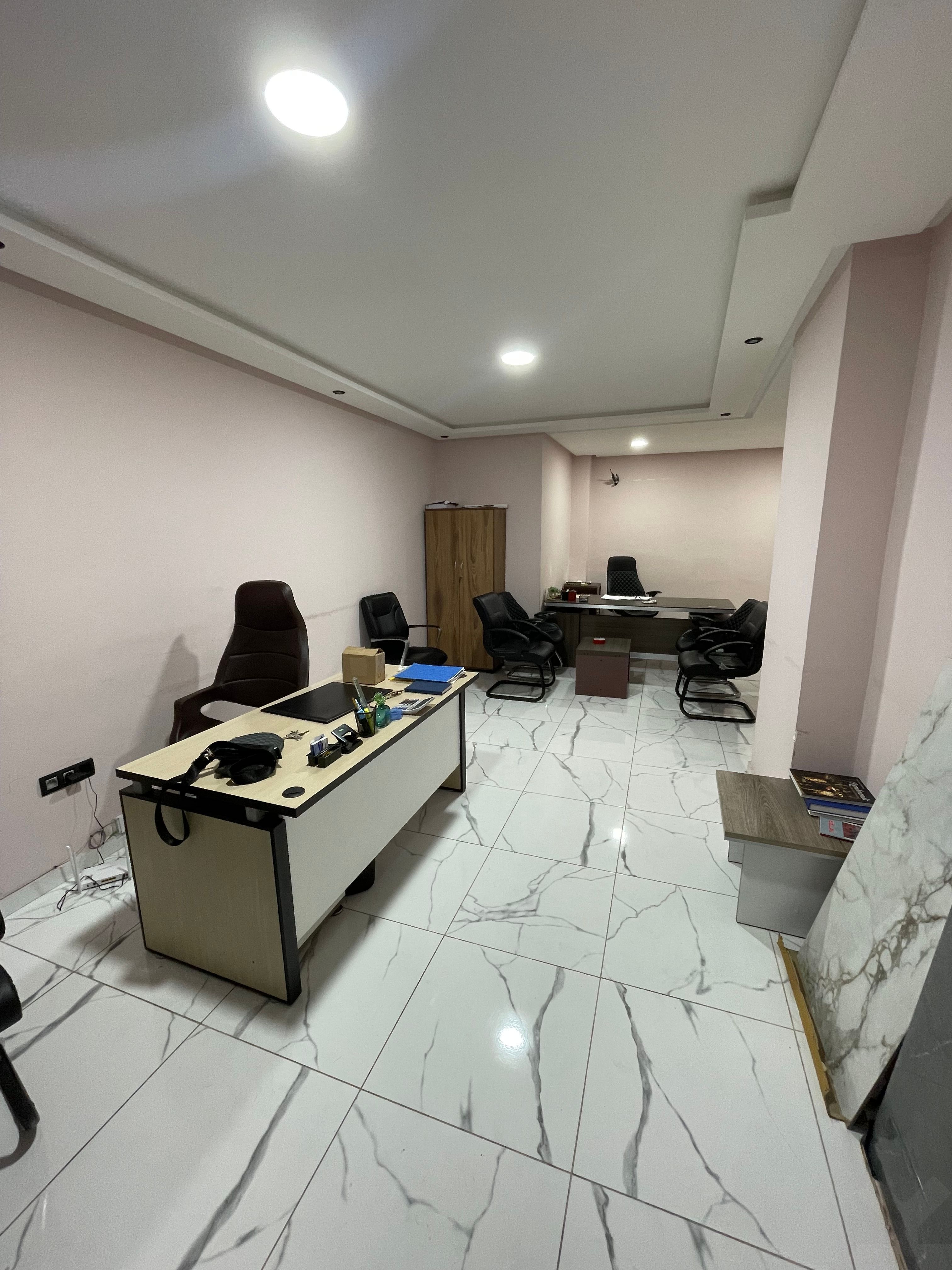 Local commercial — Casablanca — 2