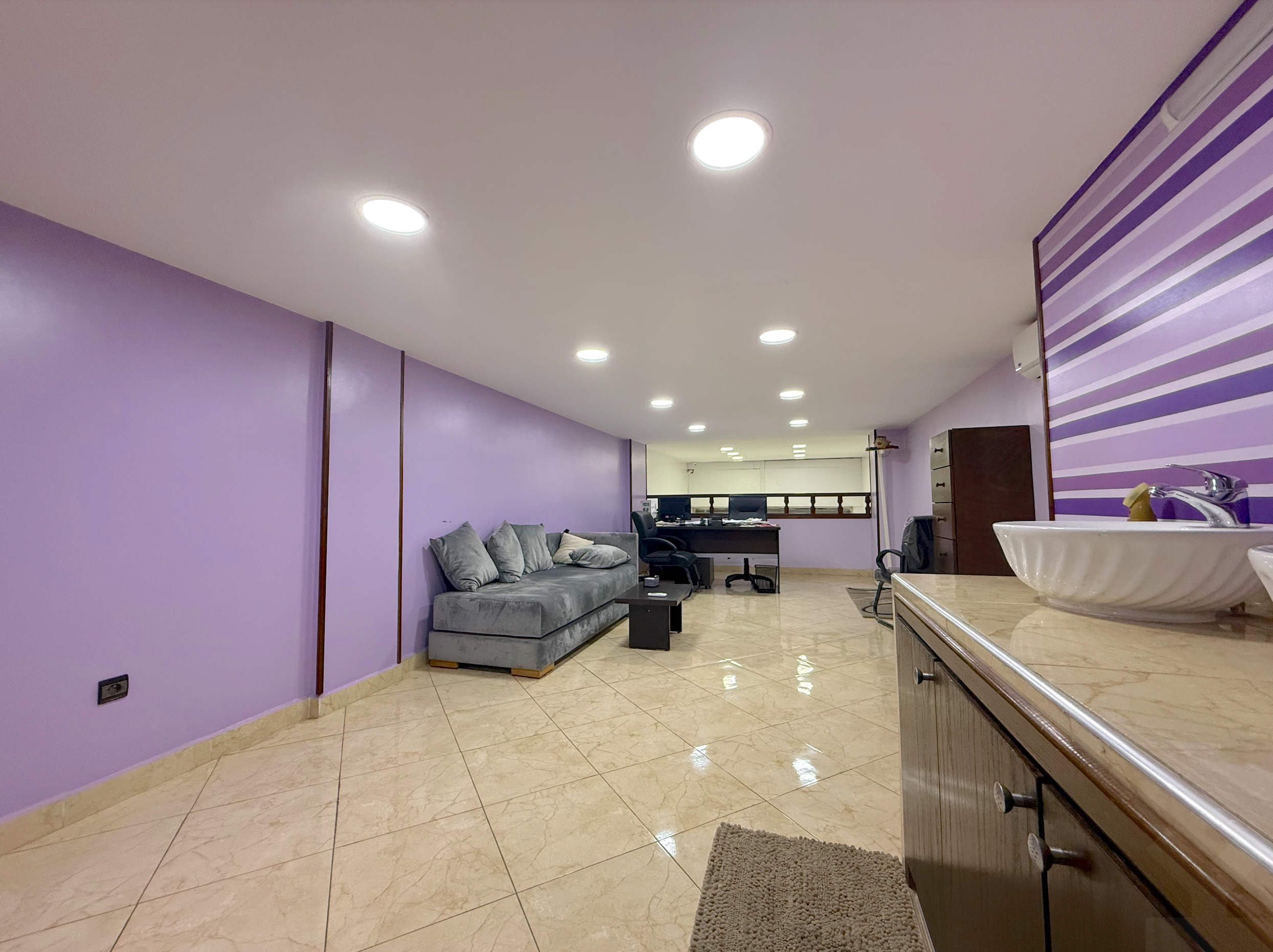 Local commercial — Casablanca — 6