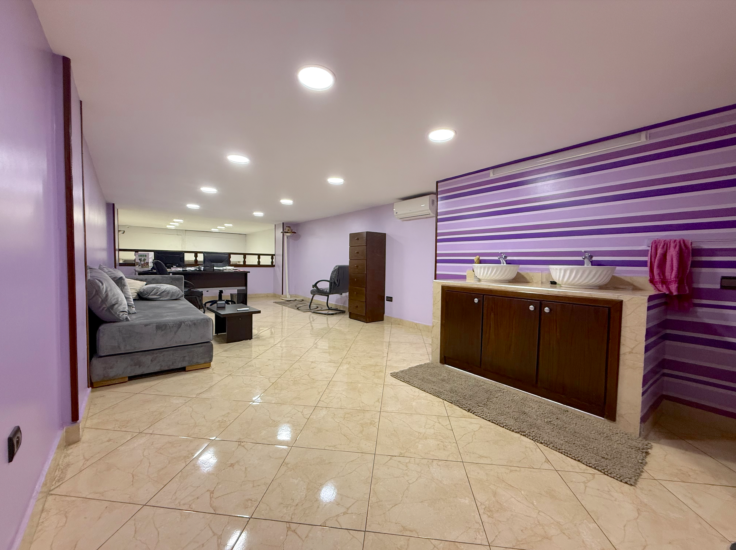 Local commercial — Casablanca — 5