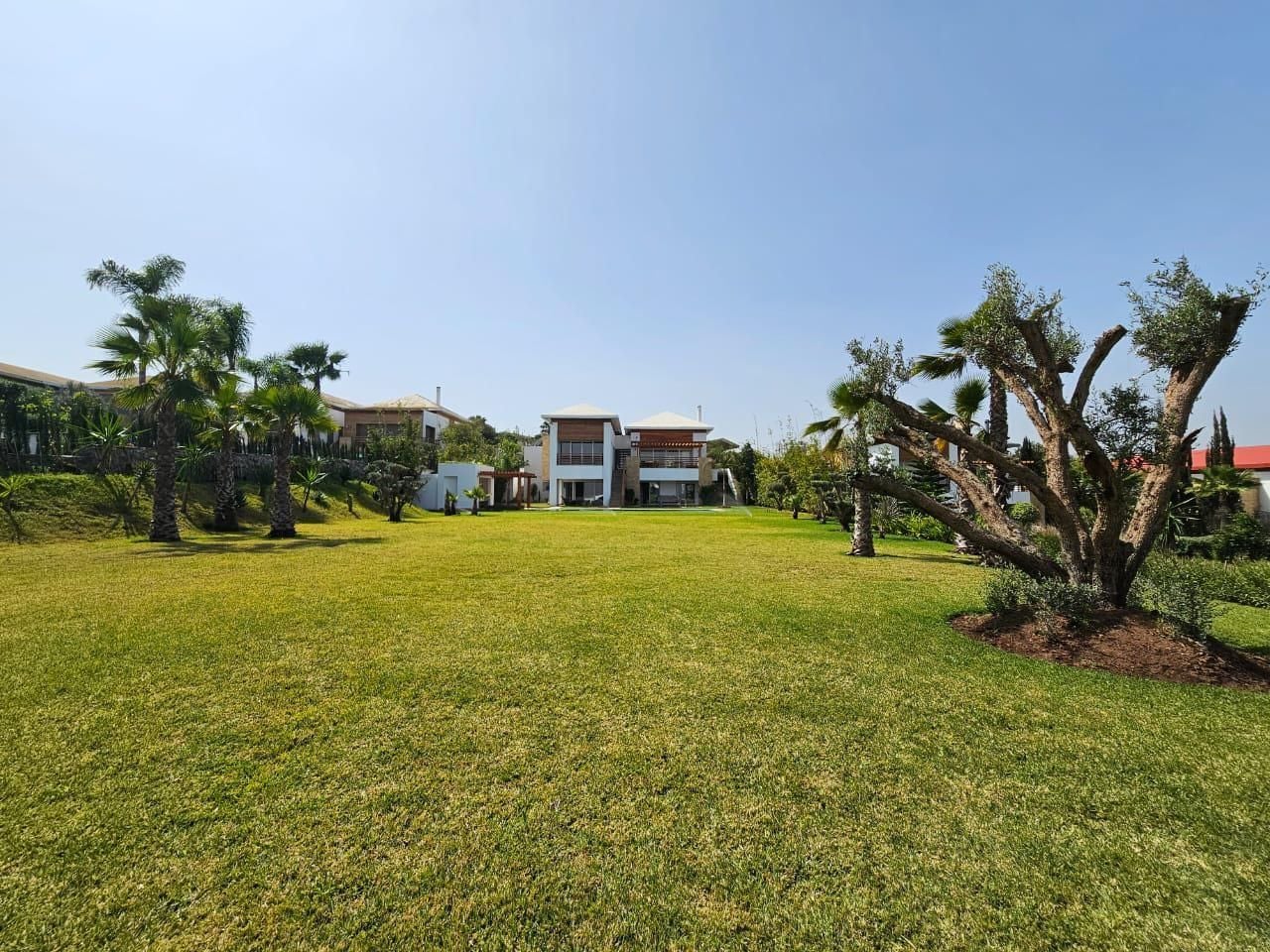 Villa 1093 m² à Ville Verte — 16