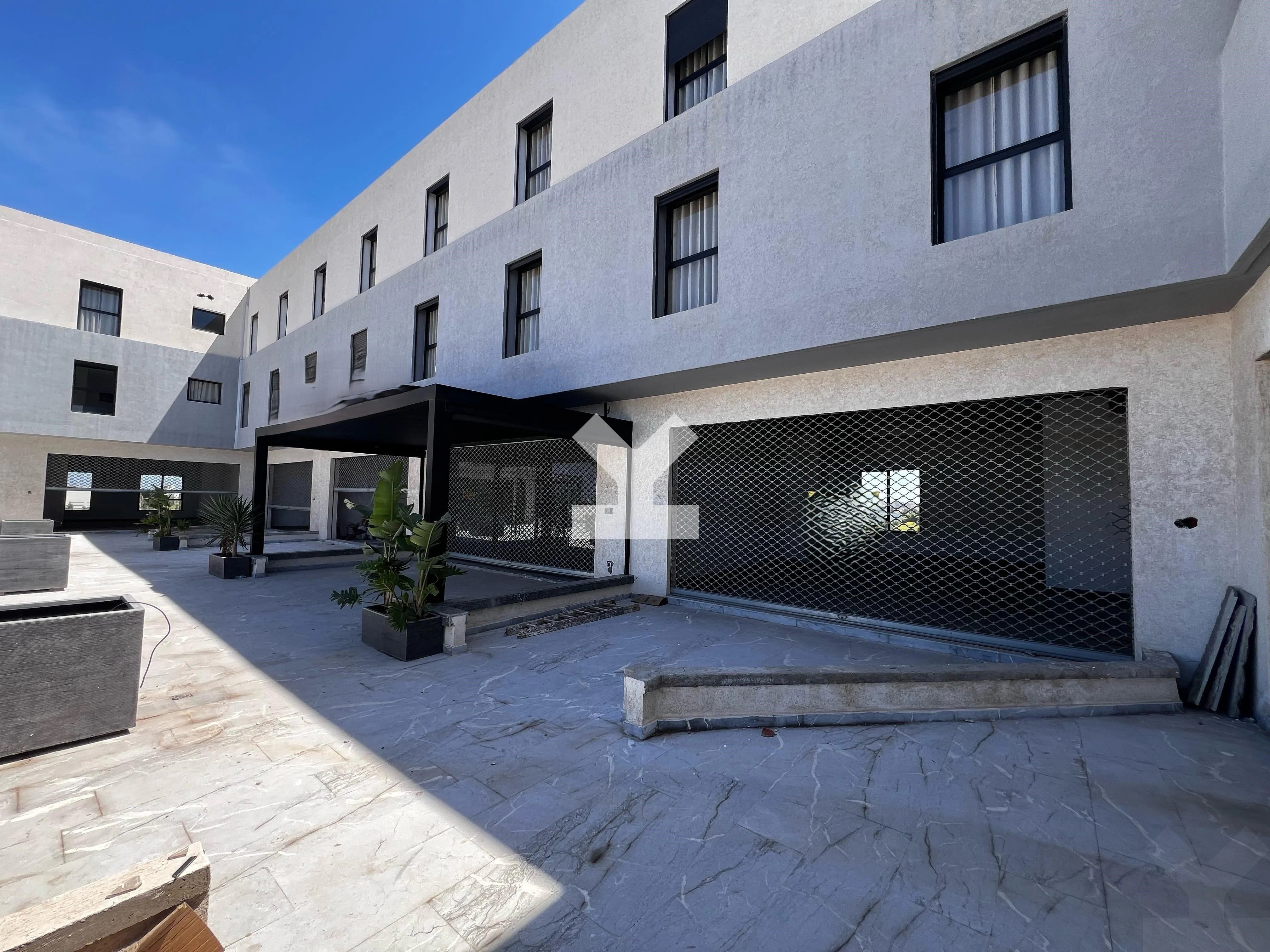 Local commercial 113 m² à Almaz (Hay Hassani) — 2