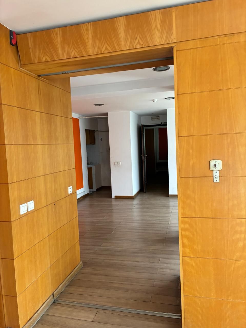 Bureau 122 m² à Hopitaux — 8