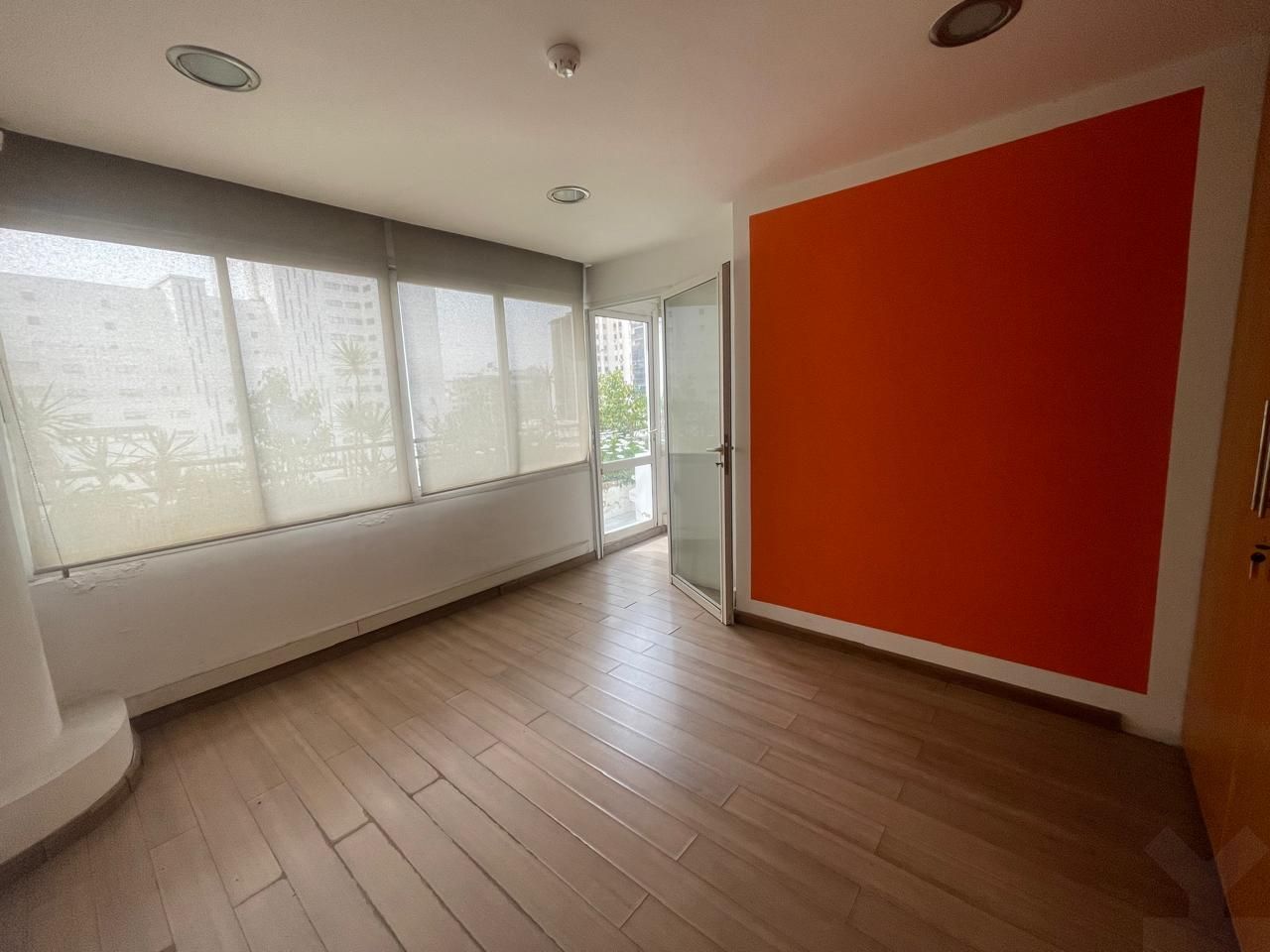 Bureau 122 m² à Hopitaux — 15