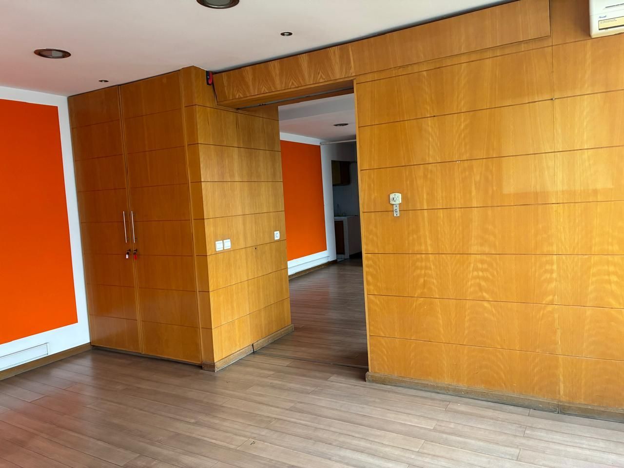 Bureau 122 m² à Hopitaux — 9