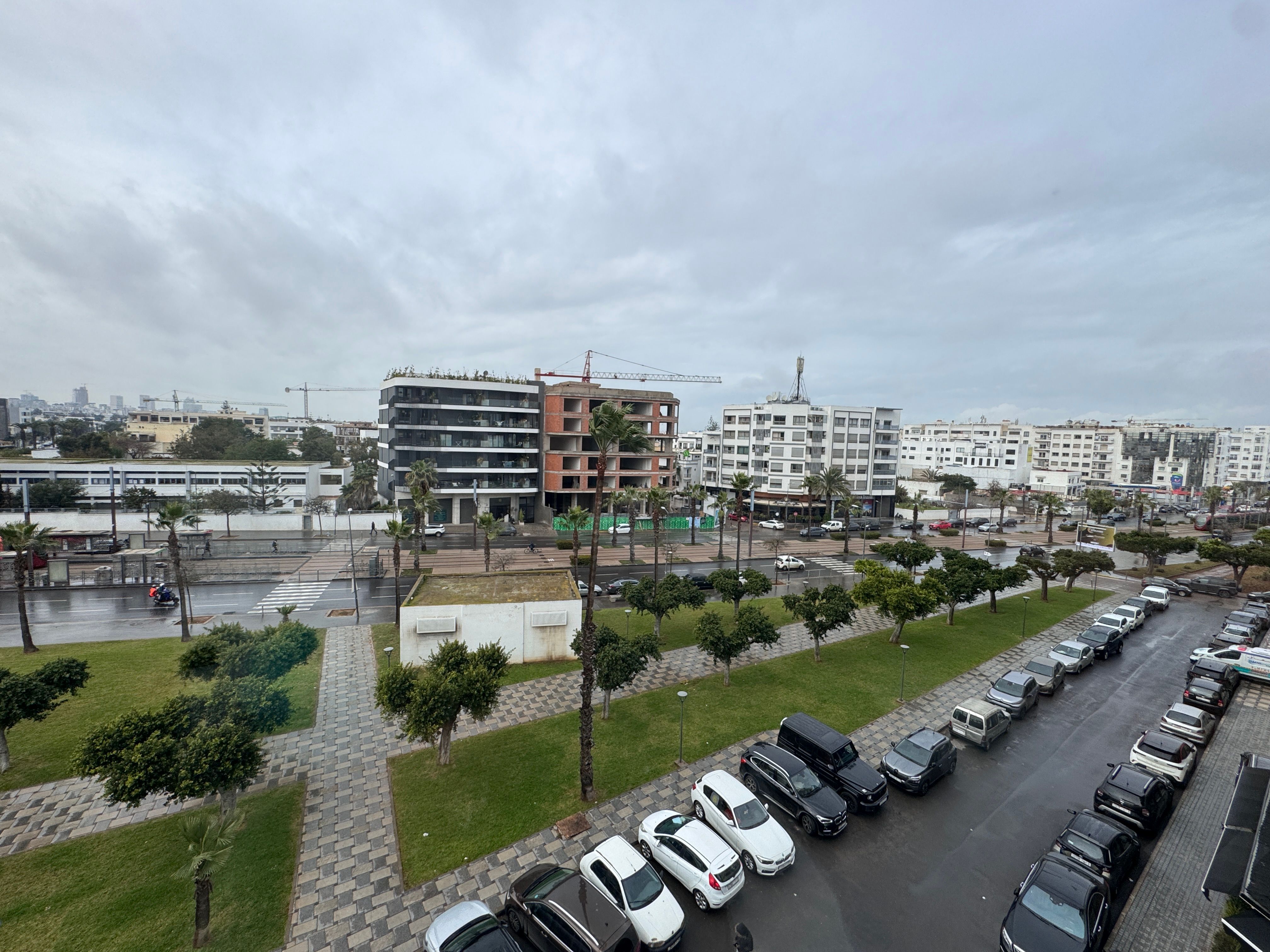 Bureau 66 m² à Franceville — 2