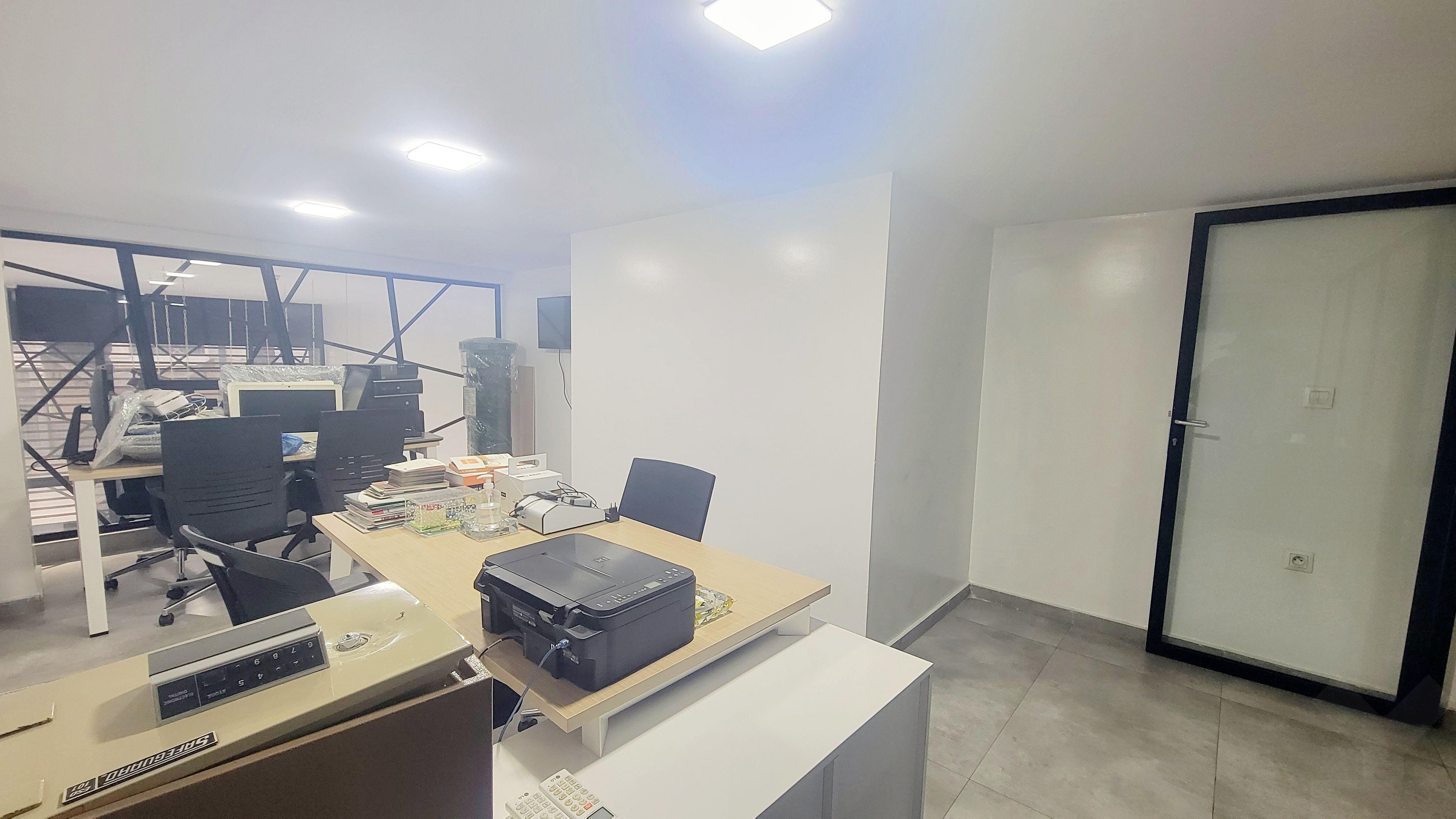 Local commercial — Casablanca — 6