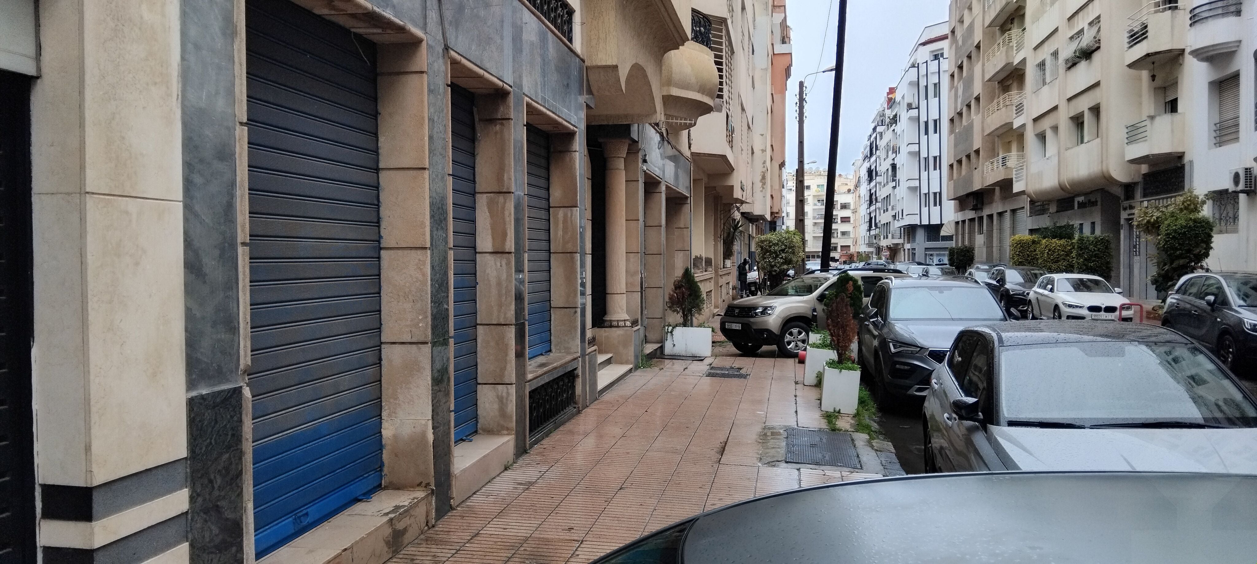 Local commercial — Casablanca — 2