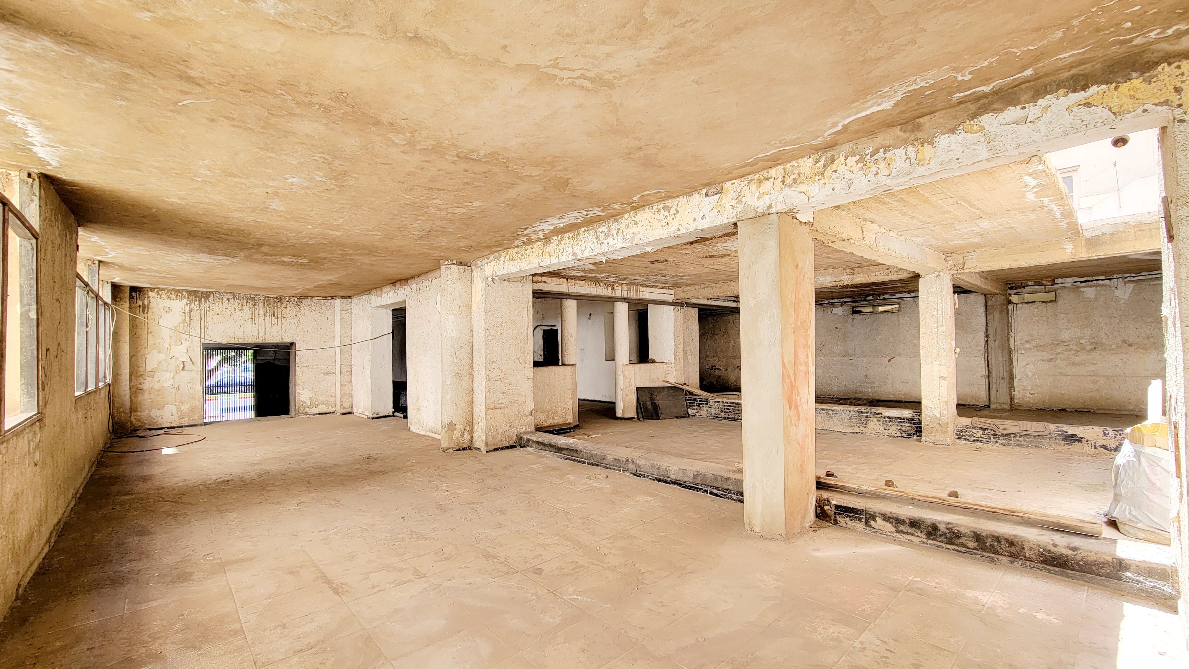 Local commercial — Casablanca — 5
