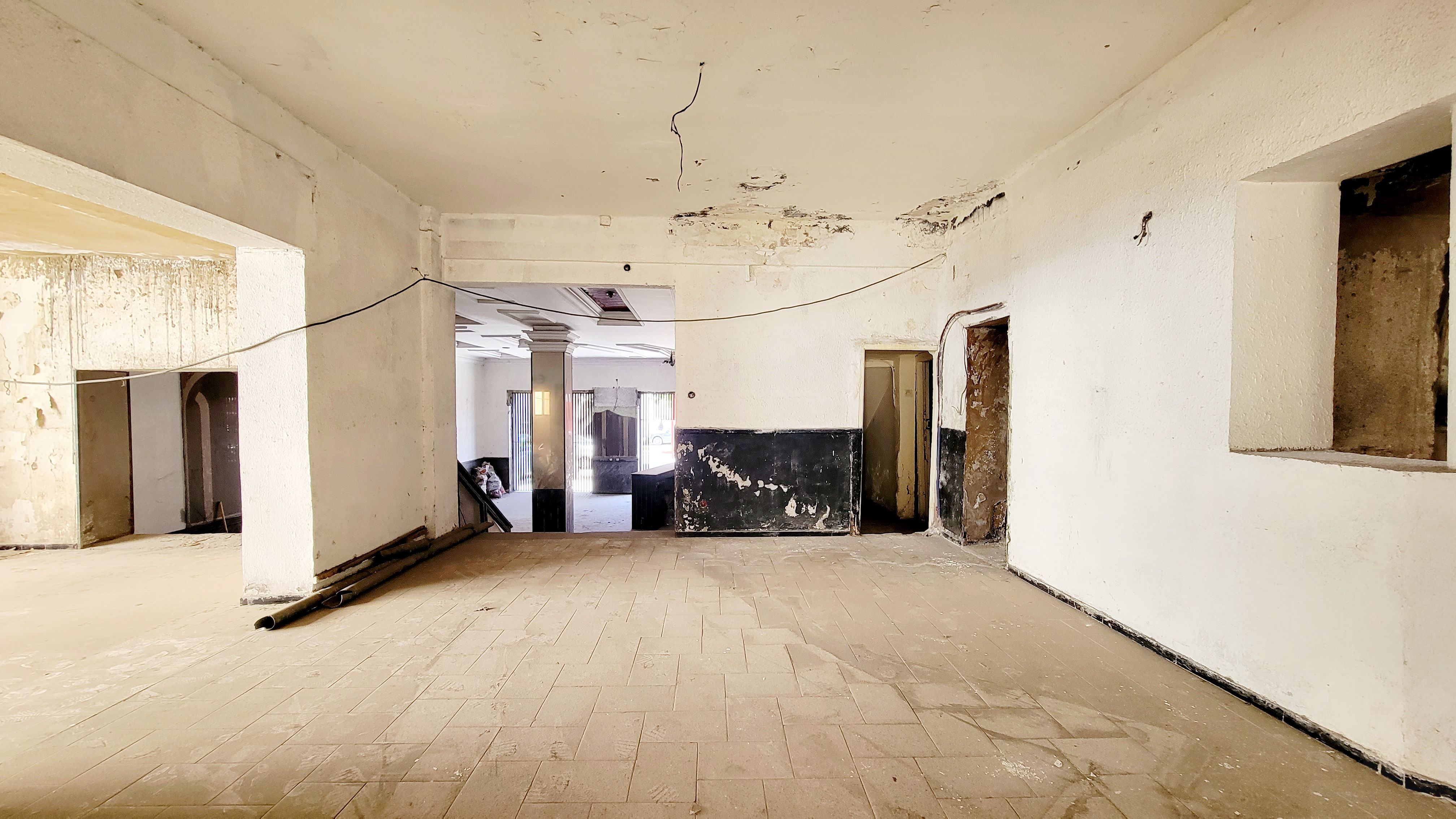 Local commercial — Casablanca — 3