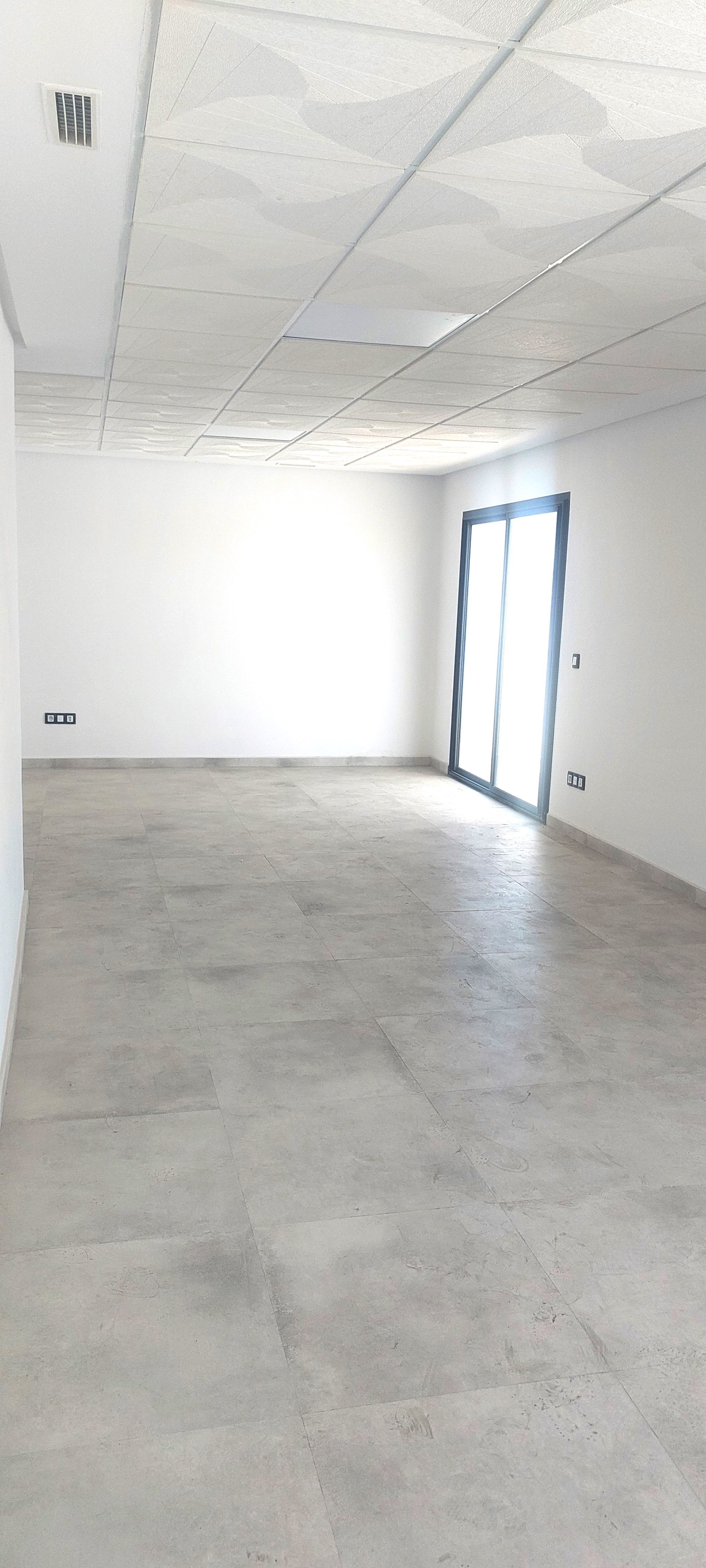 Bureau 57 m² à Zone Industrielle Ain Sebaa — 10