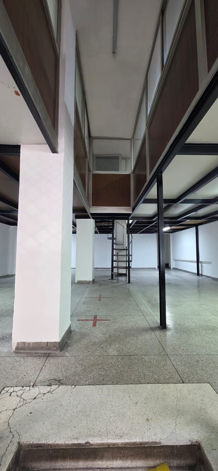 Local commercial 87 m² à Hopitaux — 8