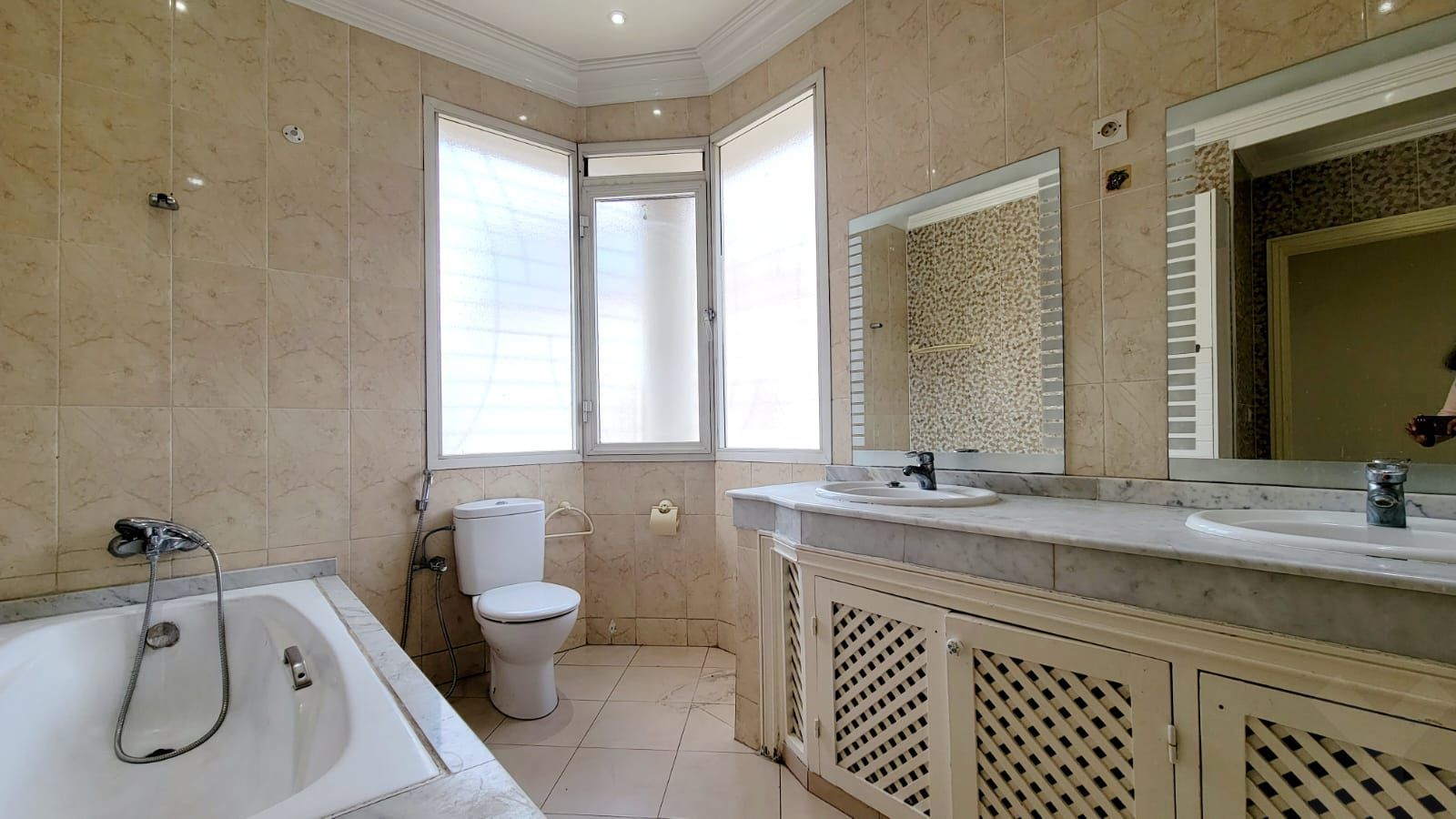 Villa 480 m² à Sidi Maarouf — 52