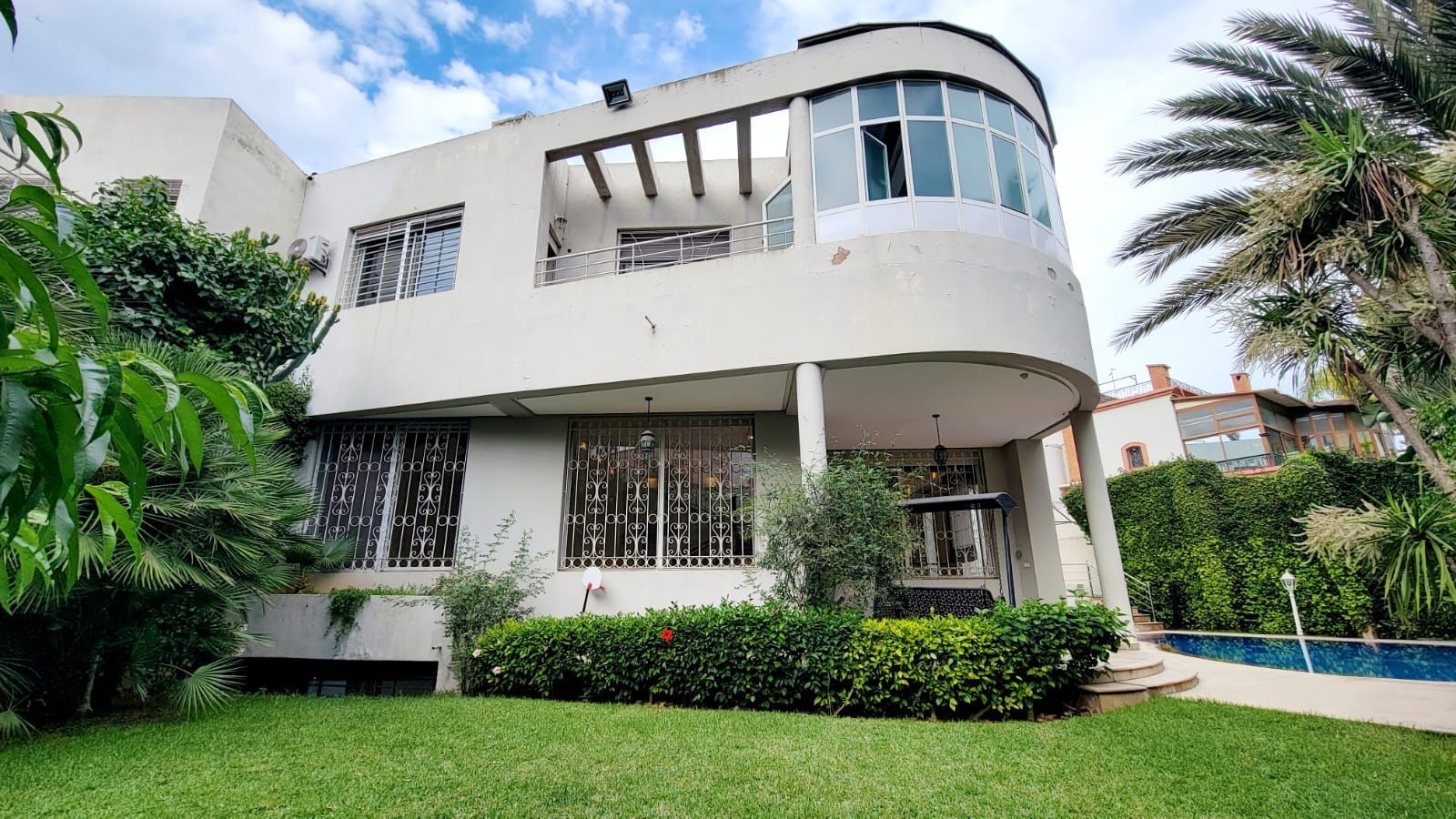 Villa 480 m² à Sidi Maarouf — 44
